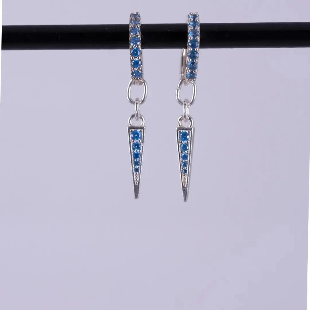 Kort zirkoner & tagg - örhängen guld - L8Hasselblad