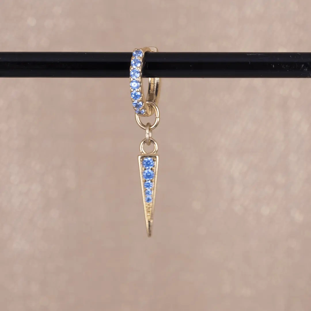 Kort zirkoner & tagg - örhängen guld - L8Hasselblad