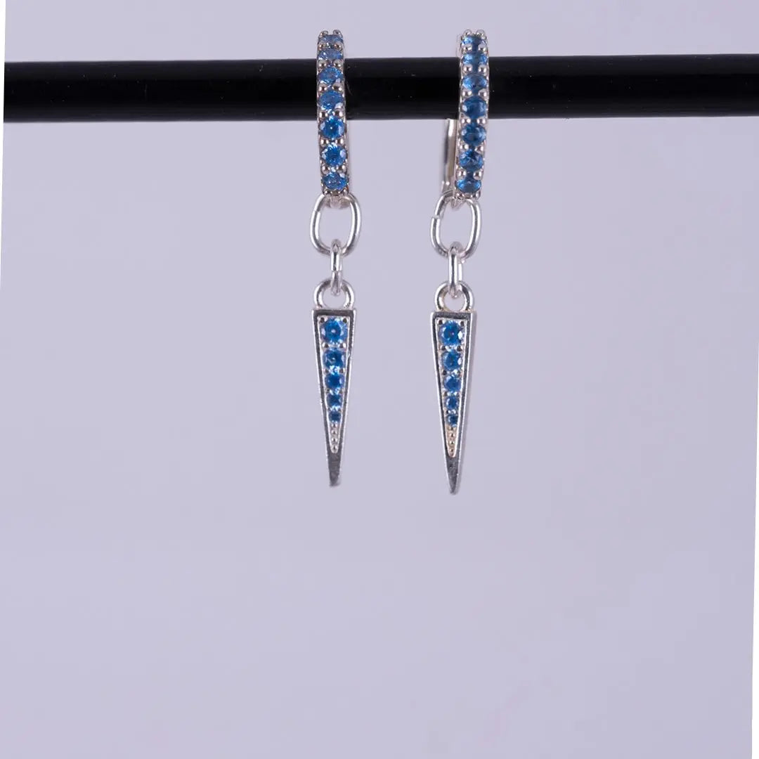 Kort zirkoner & tagg - örhängen guld - L8Hasselblad