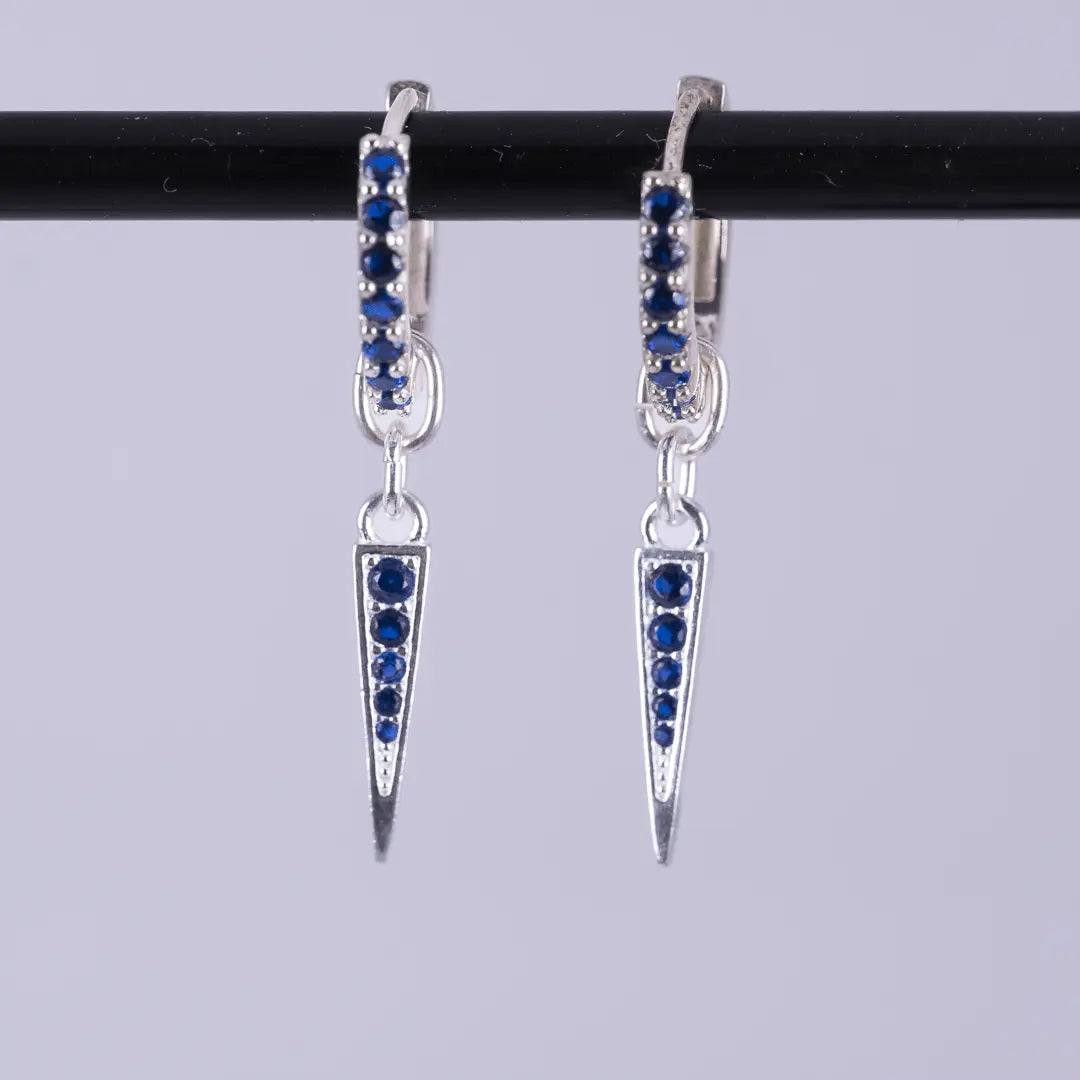 Kort zirkoner & tagg - örhängen guld - L8Hasselblad