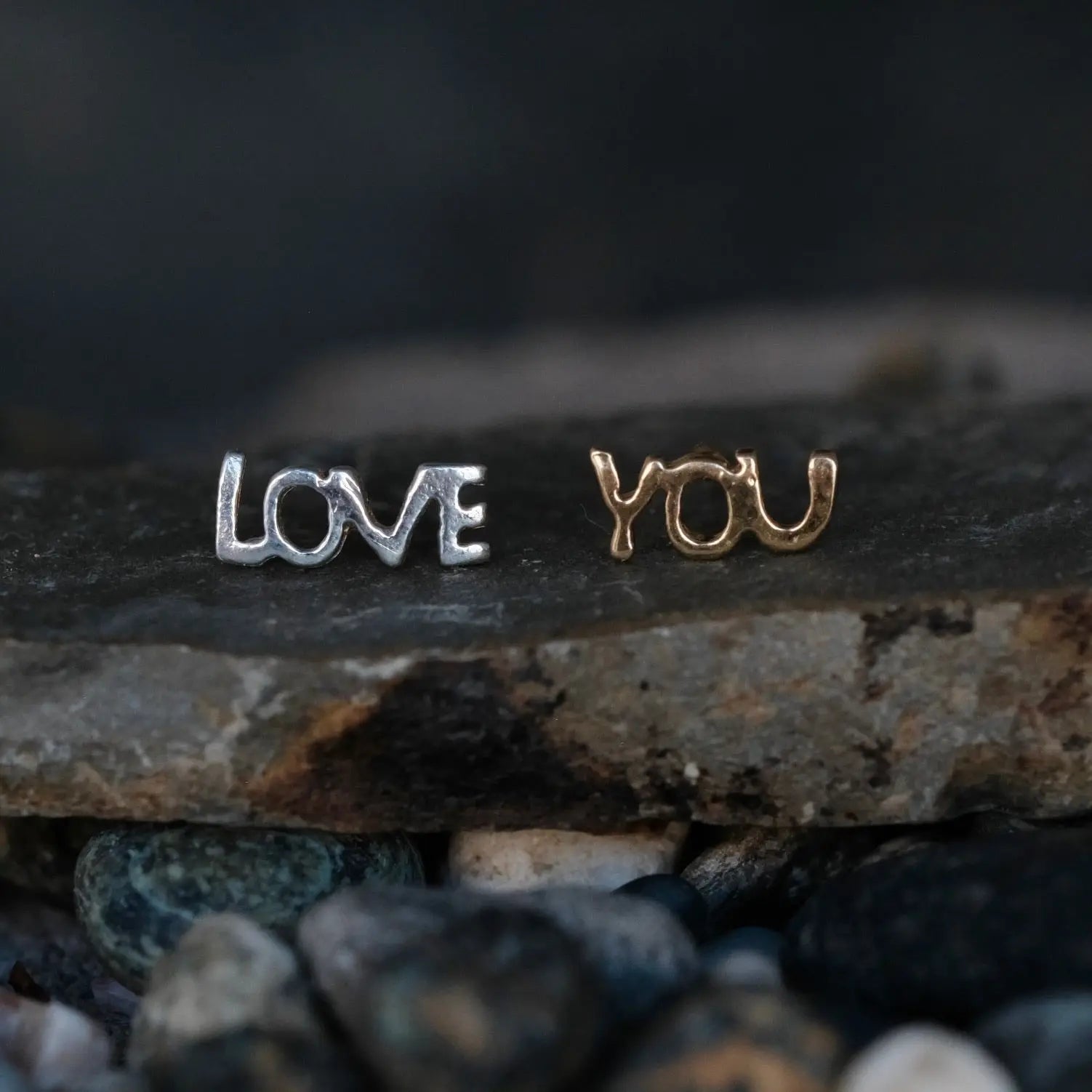 LOVE YOU - Stiftörhänge L8Hasselblad