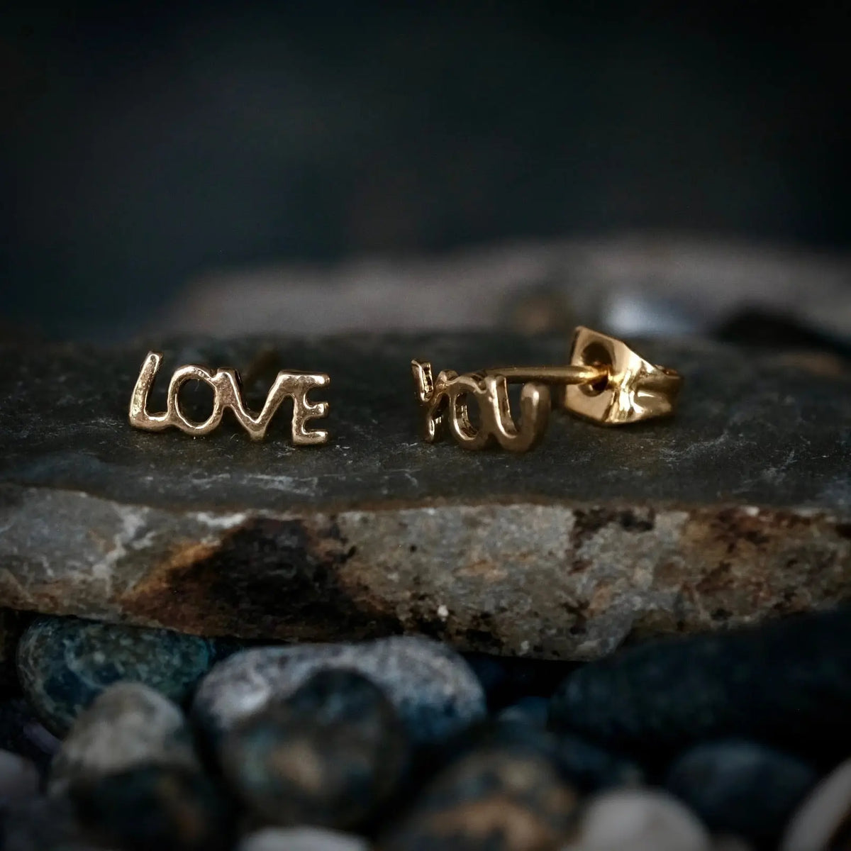 LOVE YOU - Stiftörhänge L8Hasselblad