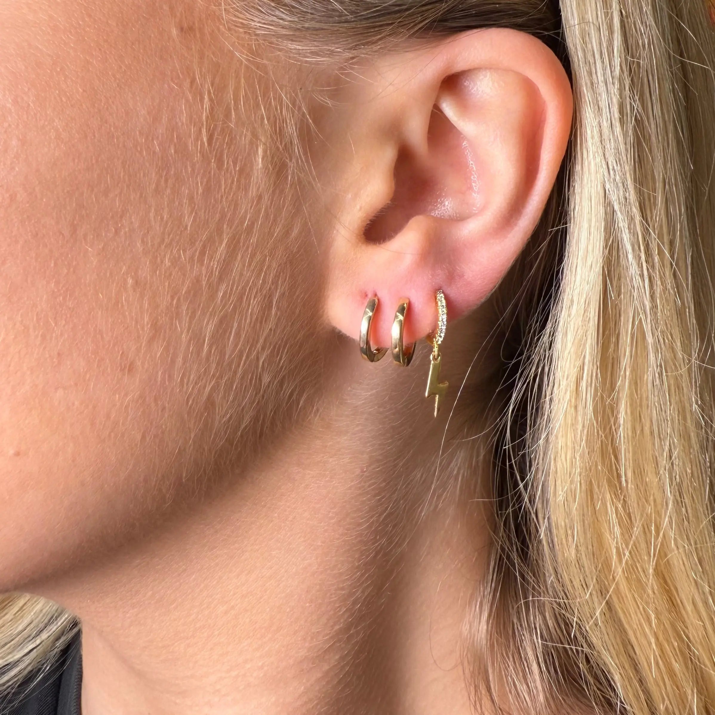 Mini blixt - guldörhängen - L8Hasselblad