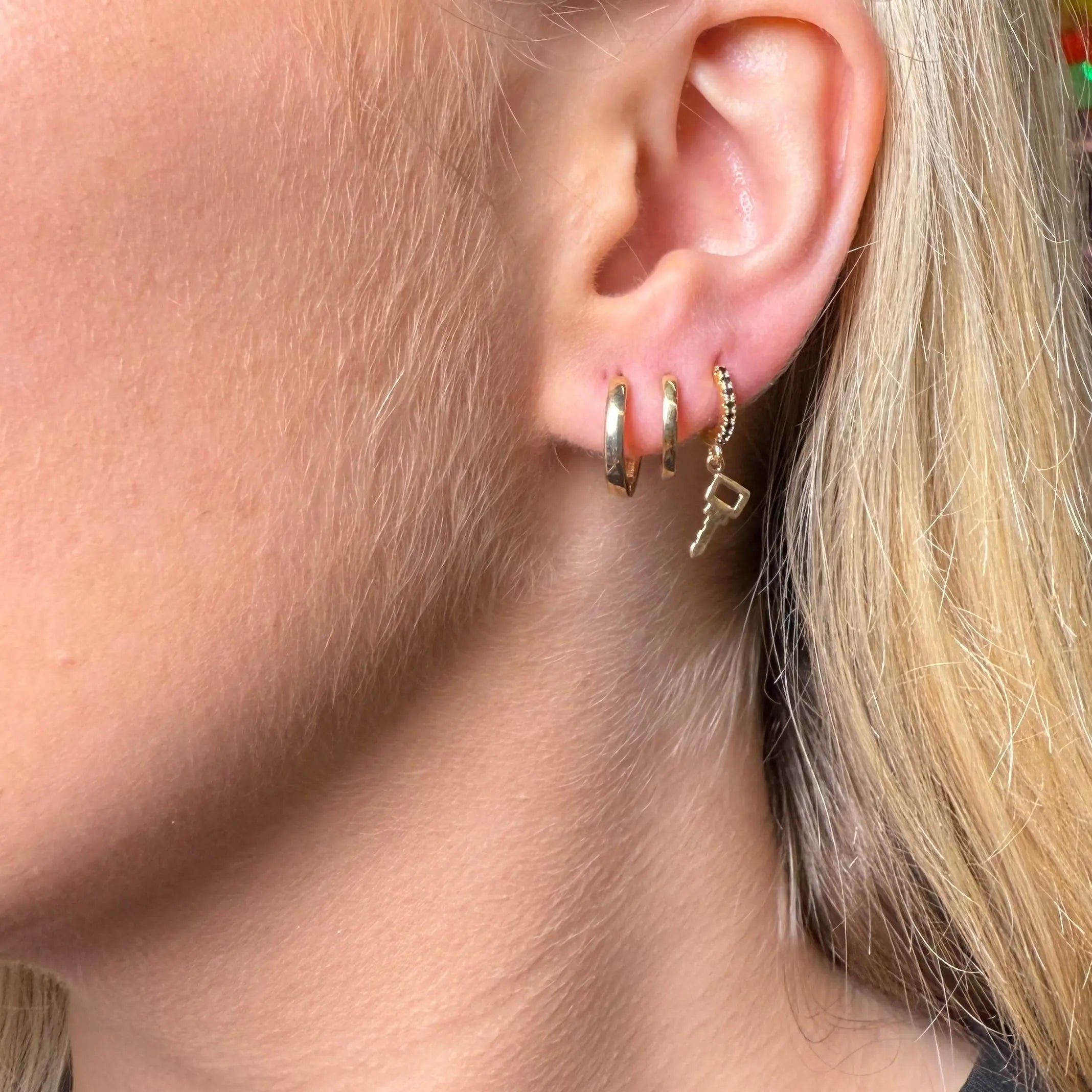 Mini nyckel - guldörhängen - L8Hasselblad