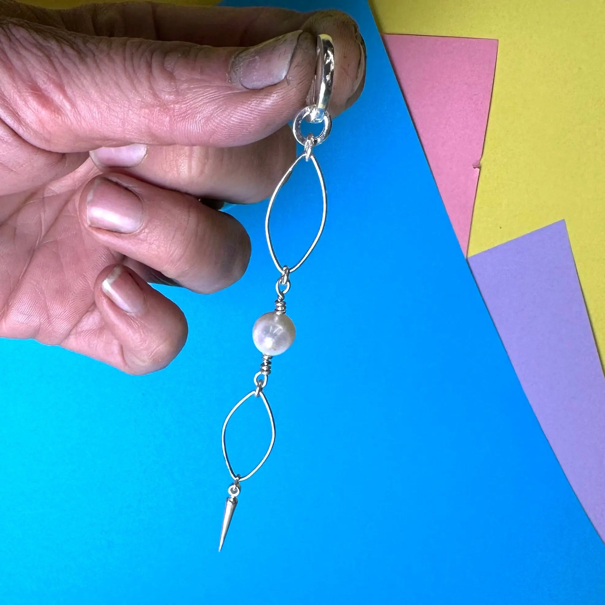 Nätta örhängen i två längder - L8Hasselblad