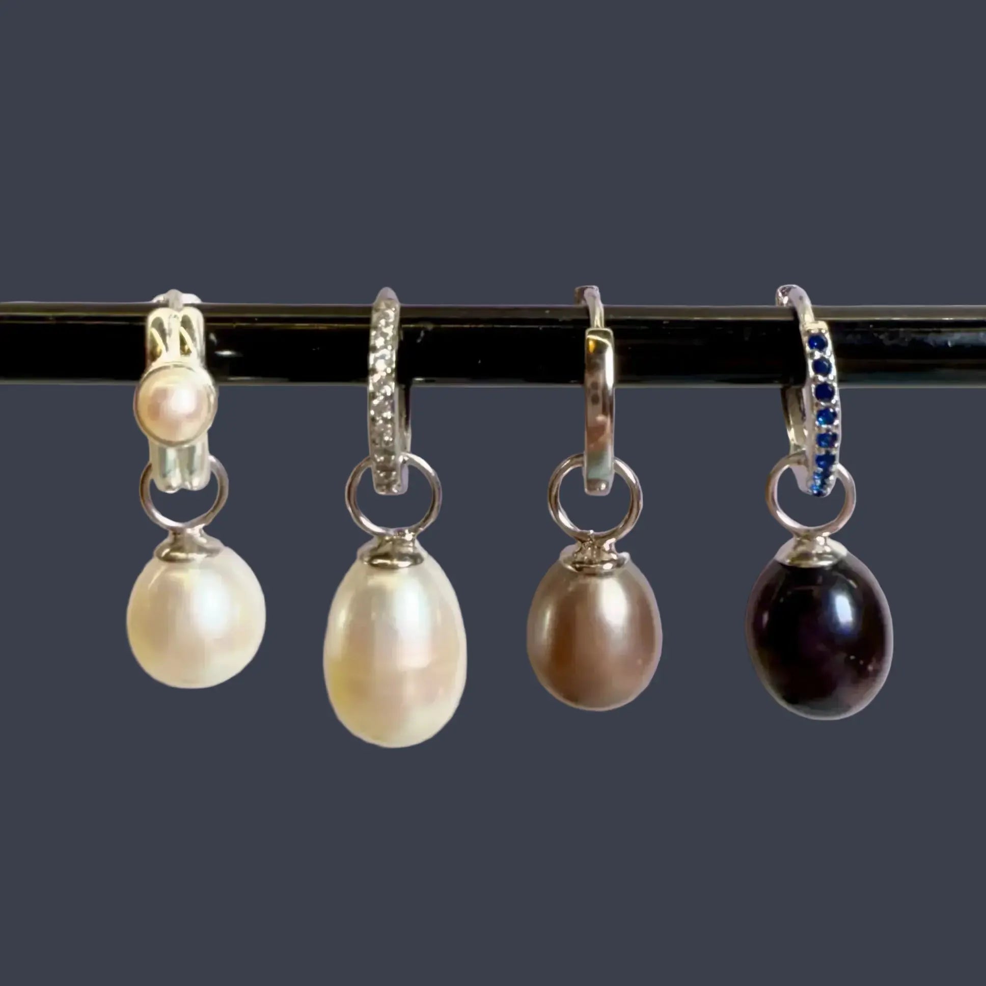 Örhänge - Korta pärlörhängen L8Hasselblad