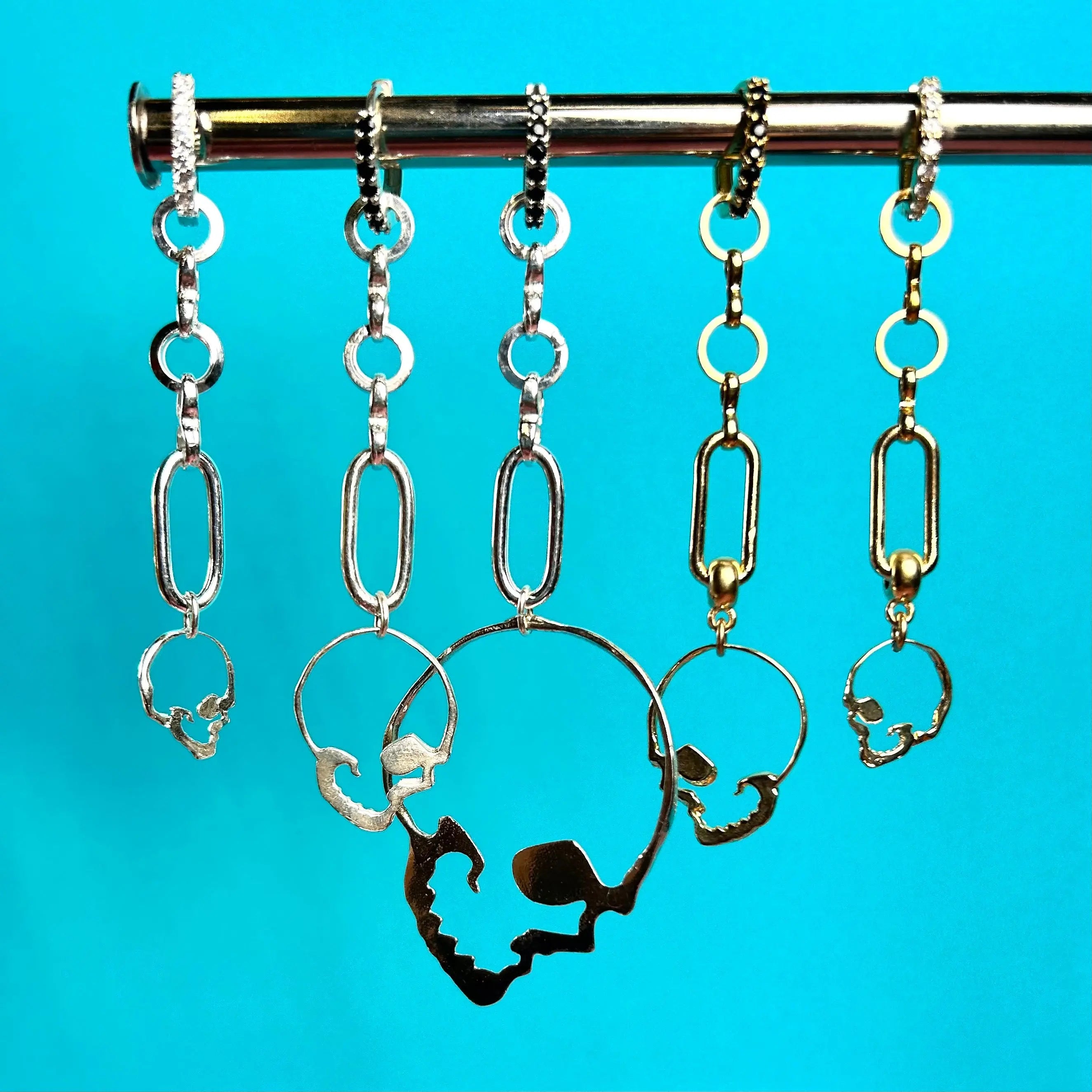 Örhänge - Långa skull - L8Hasselblad