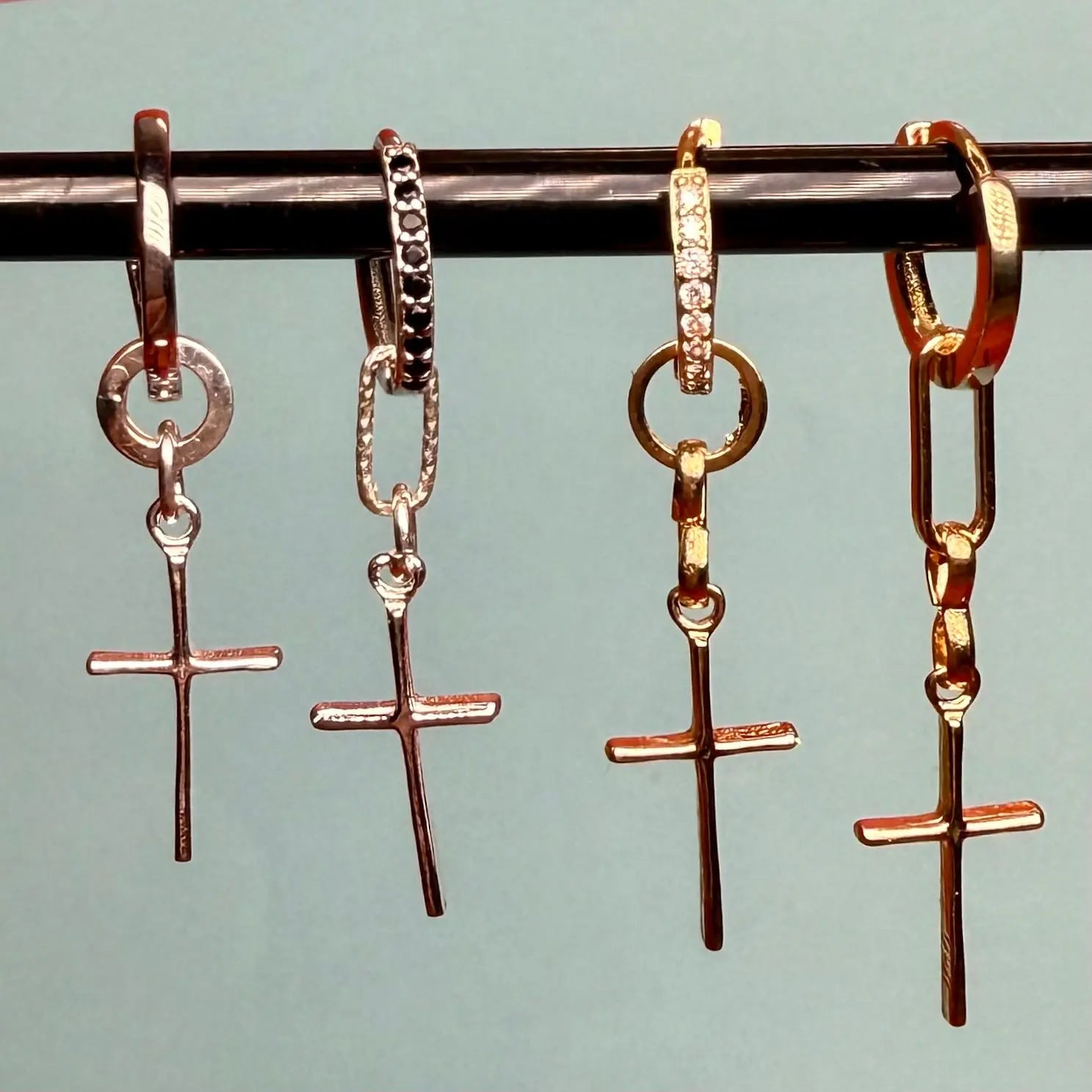 Örhänge - Simpelt kors - L8Hasselblad