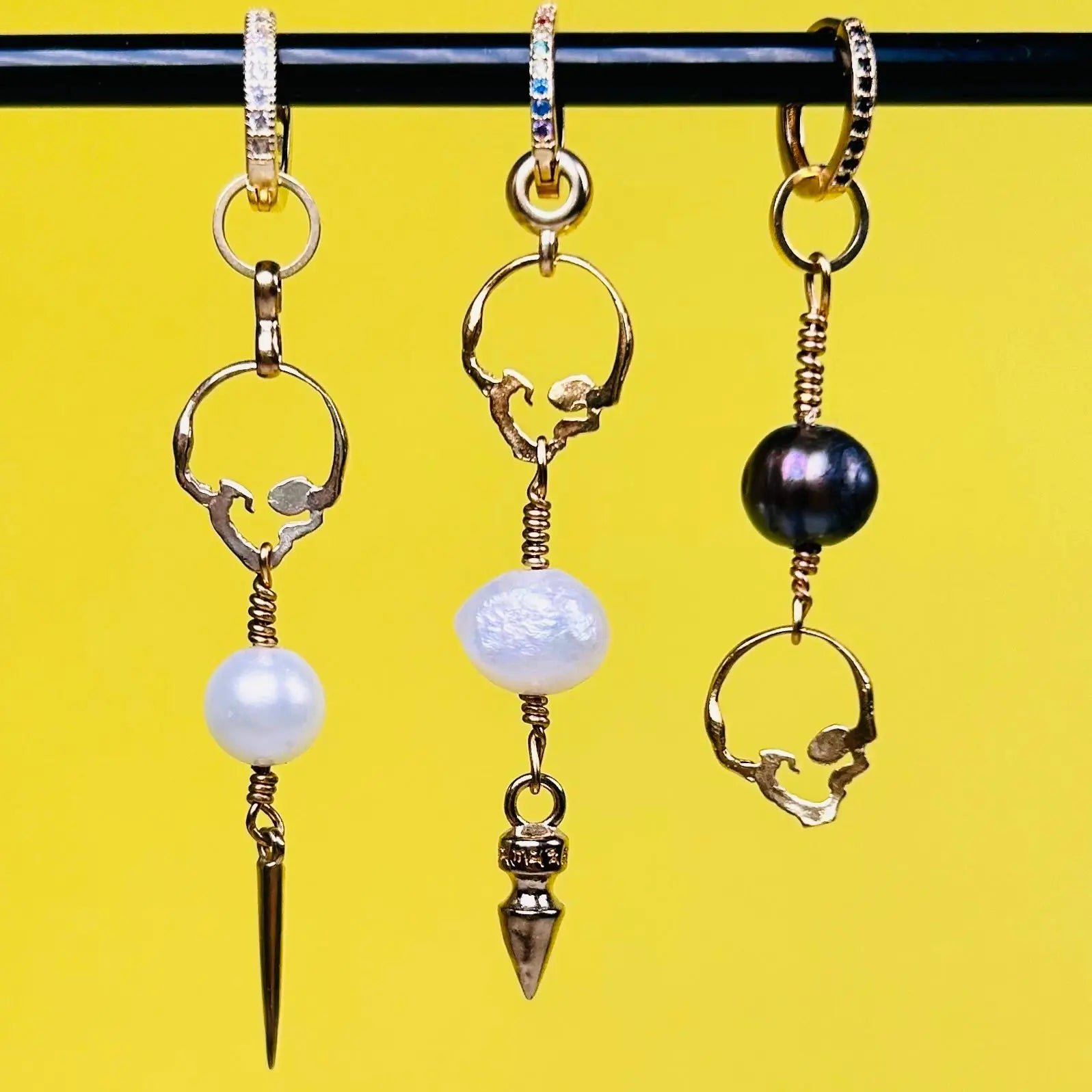 Örhänge - Skull med pärlor - L8Hasselblad