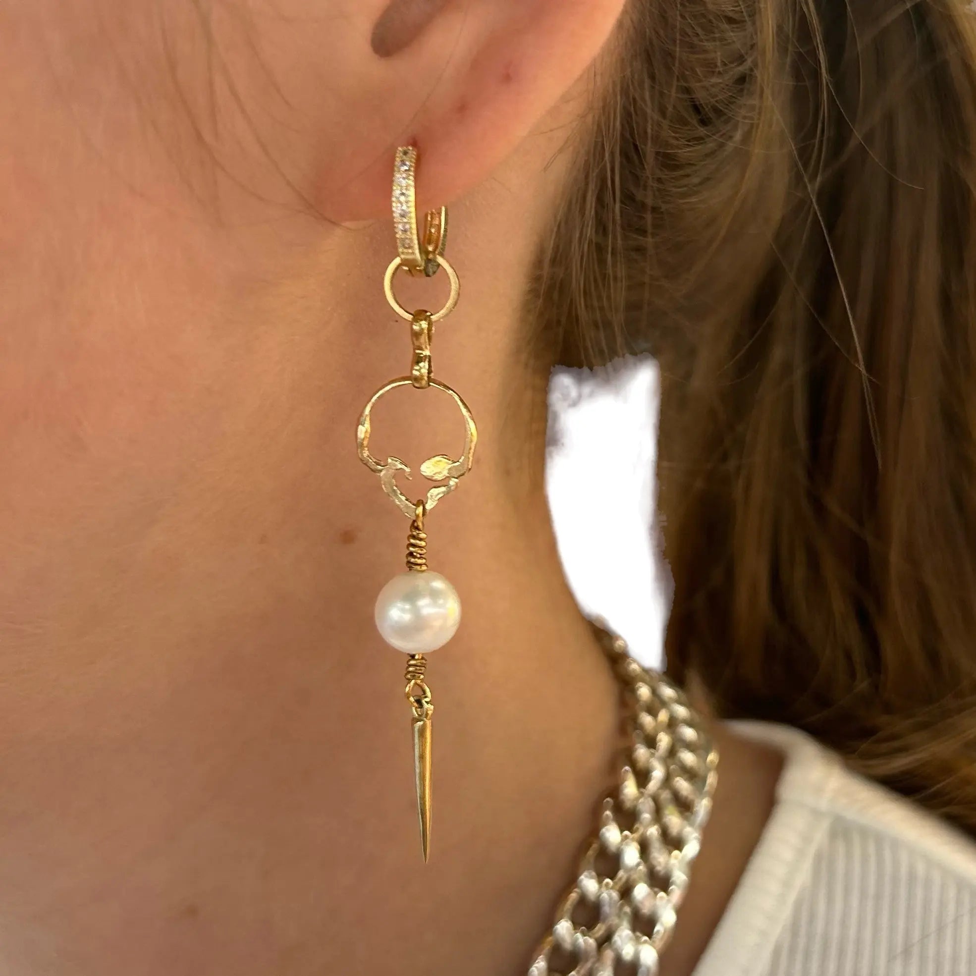 Örhänge - Skull med pärlor - L8Hasselblad