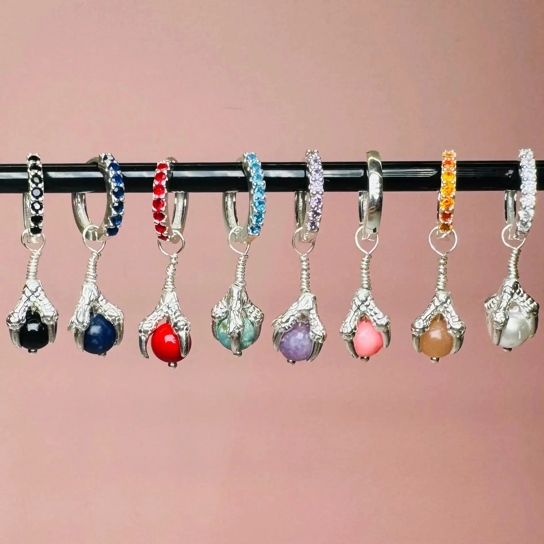 Örhängen - 2.0 kort klo silver L8Hasselblad