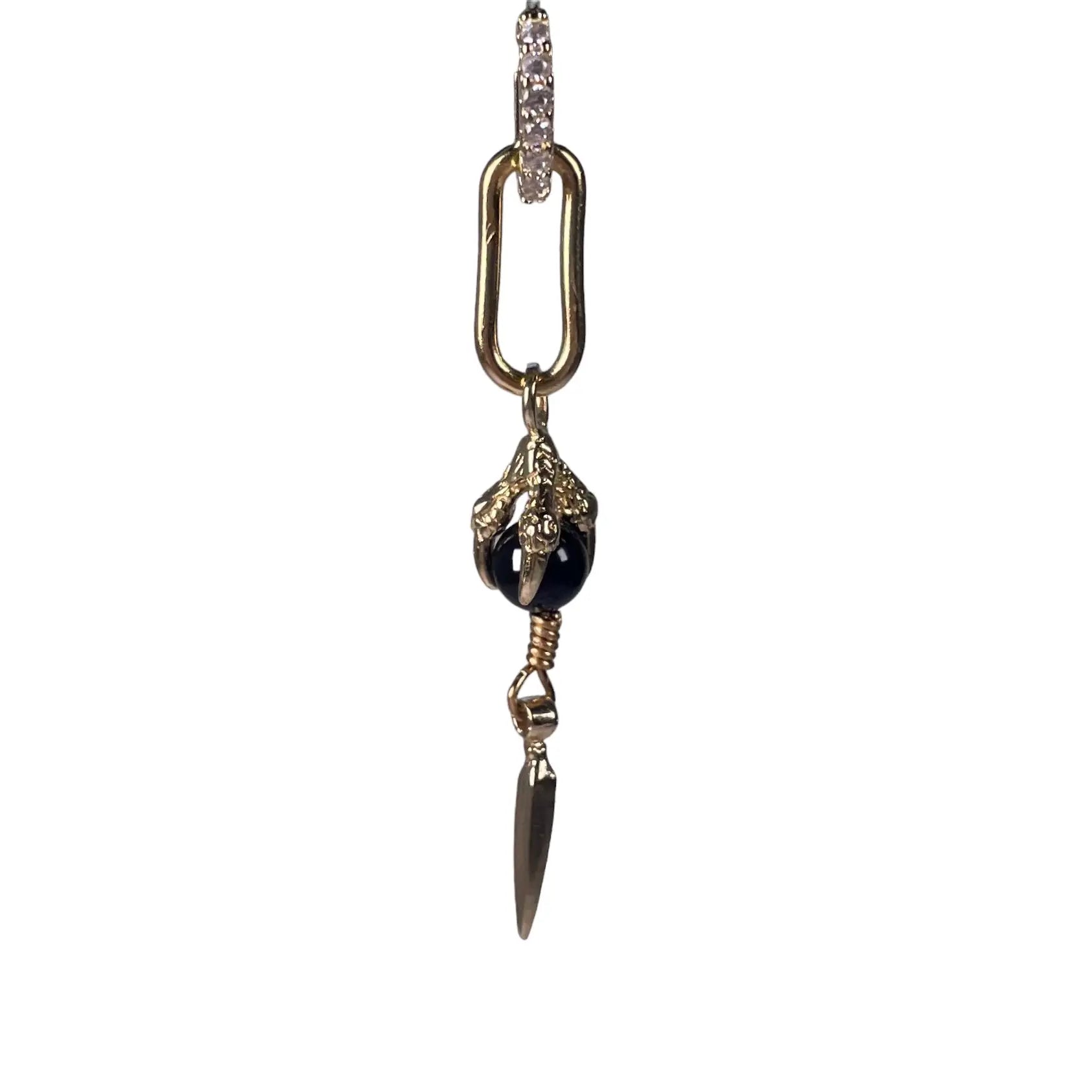 Örhängen - Hängande klo med pärla - L8Hasselblad