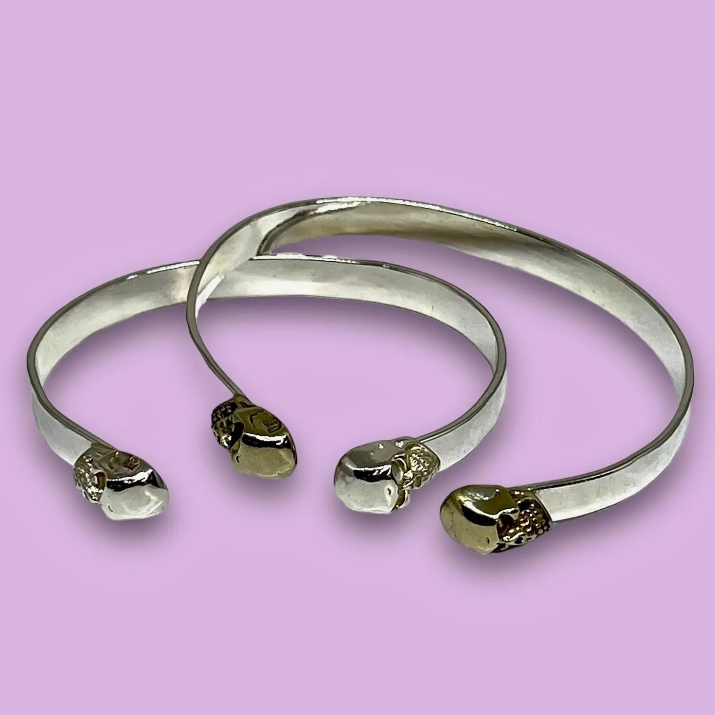 Platt dödskallearmband - L8Hasselblad