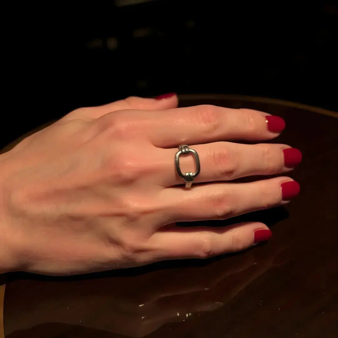 Ring - Classy and Chic L8Hasselblad