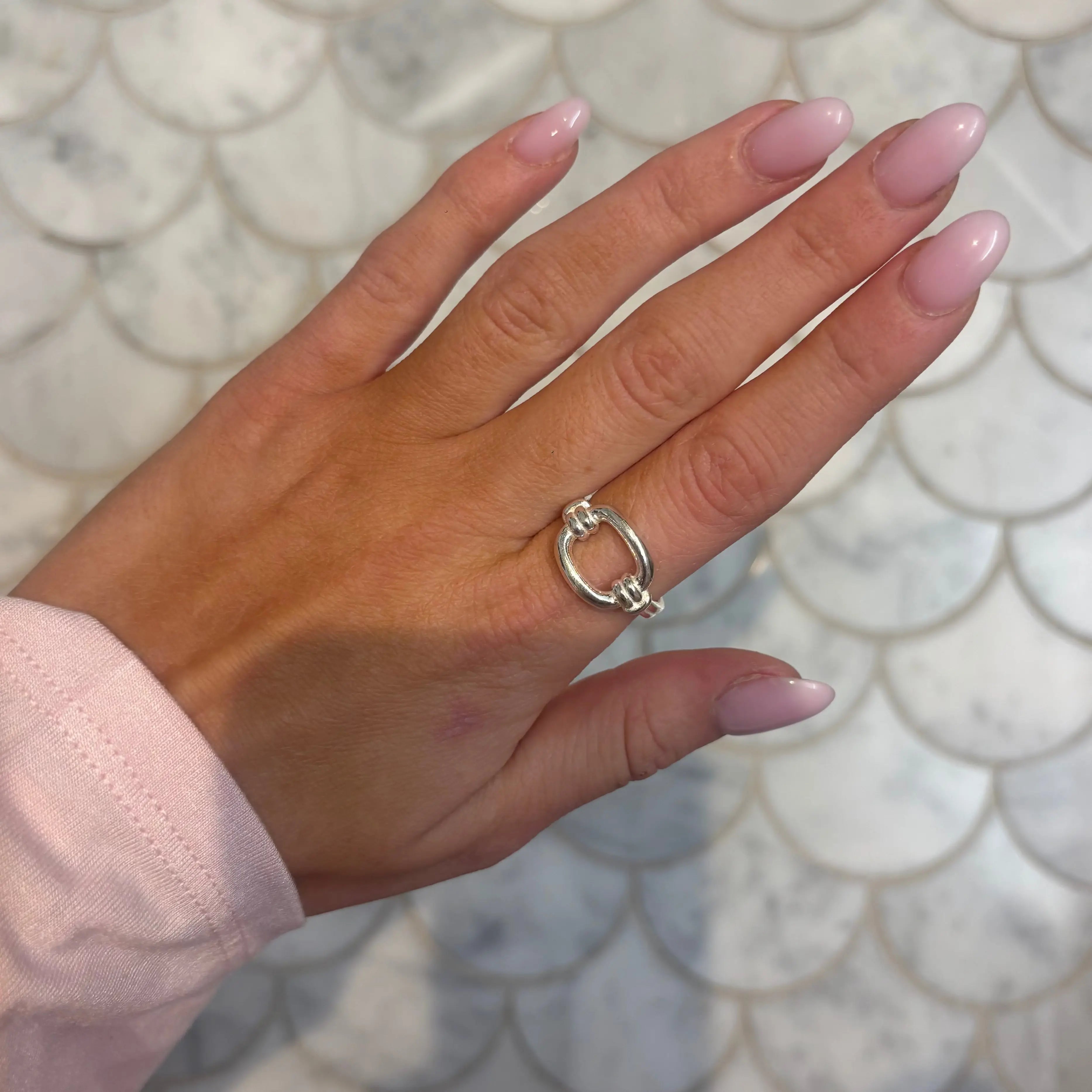 Ring - Classy and Chic L8Hasselblad