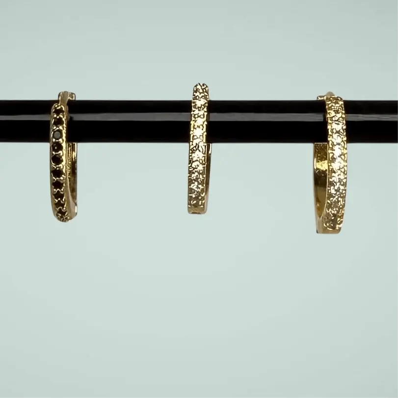 Ringar med strass - guldörhänge - L8Hasselblad