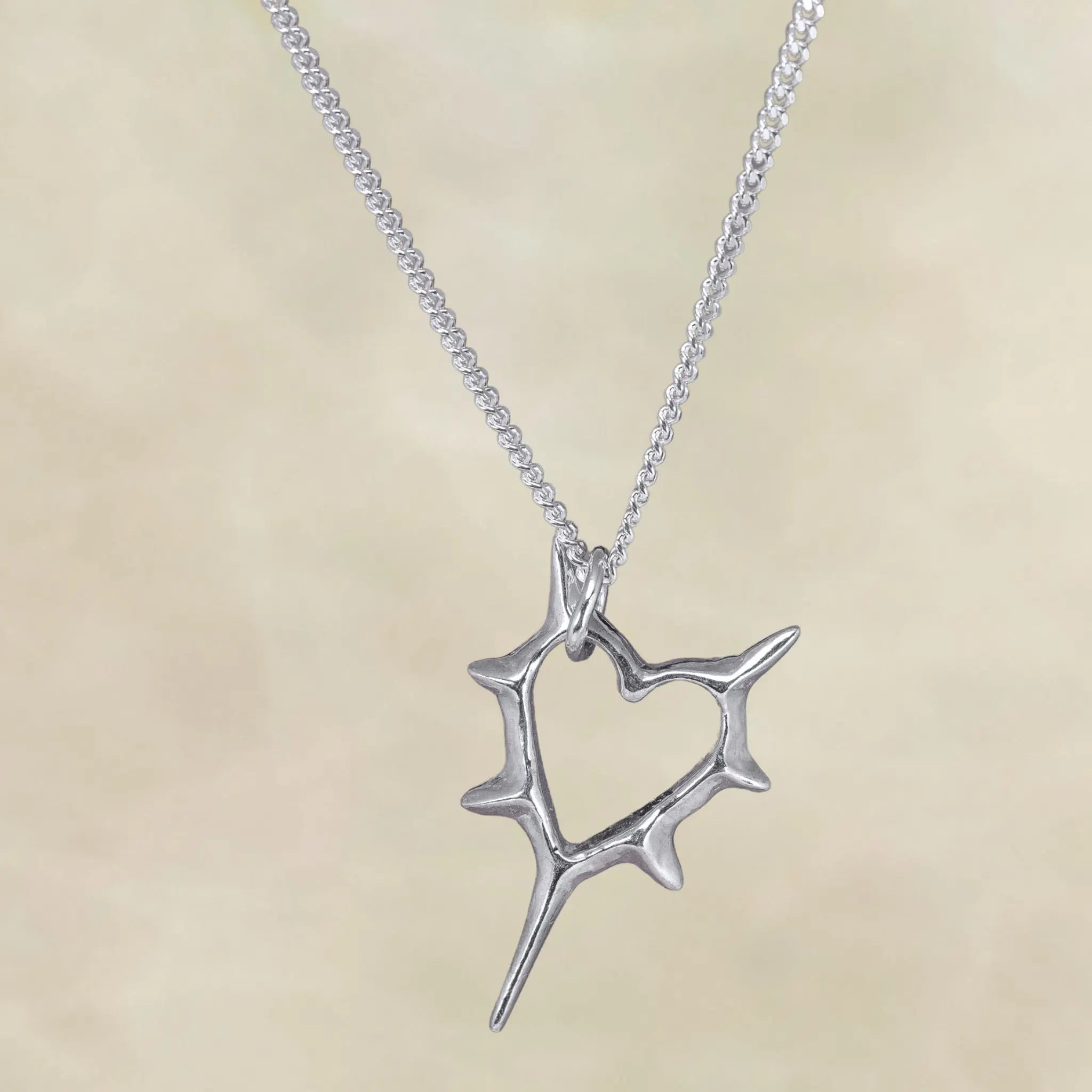 Taggiga Hjärtat - Halsband L8Hasselblad