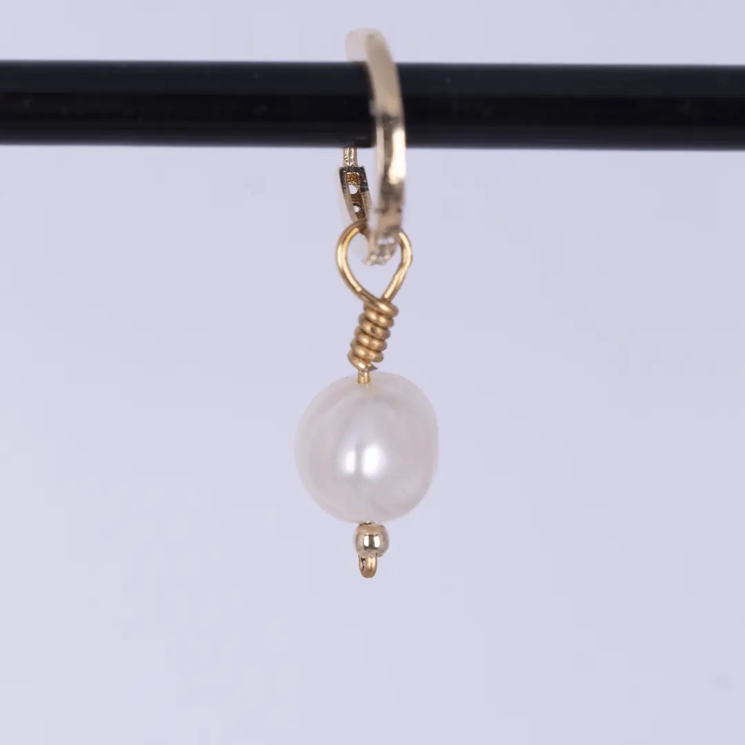 Short and Cute - stenörhängen gulddoublé - L8Hasselblad