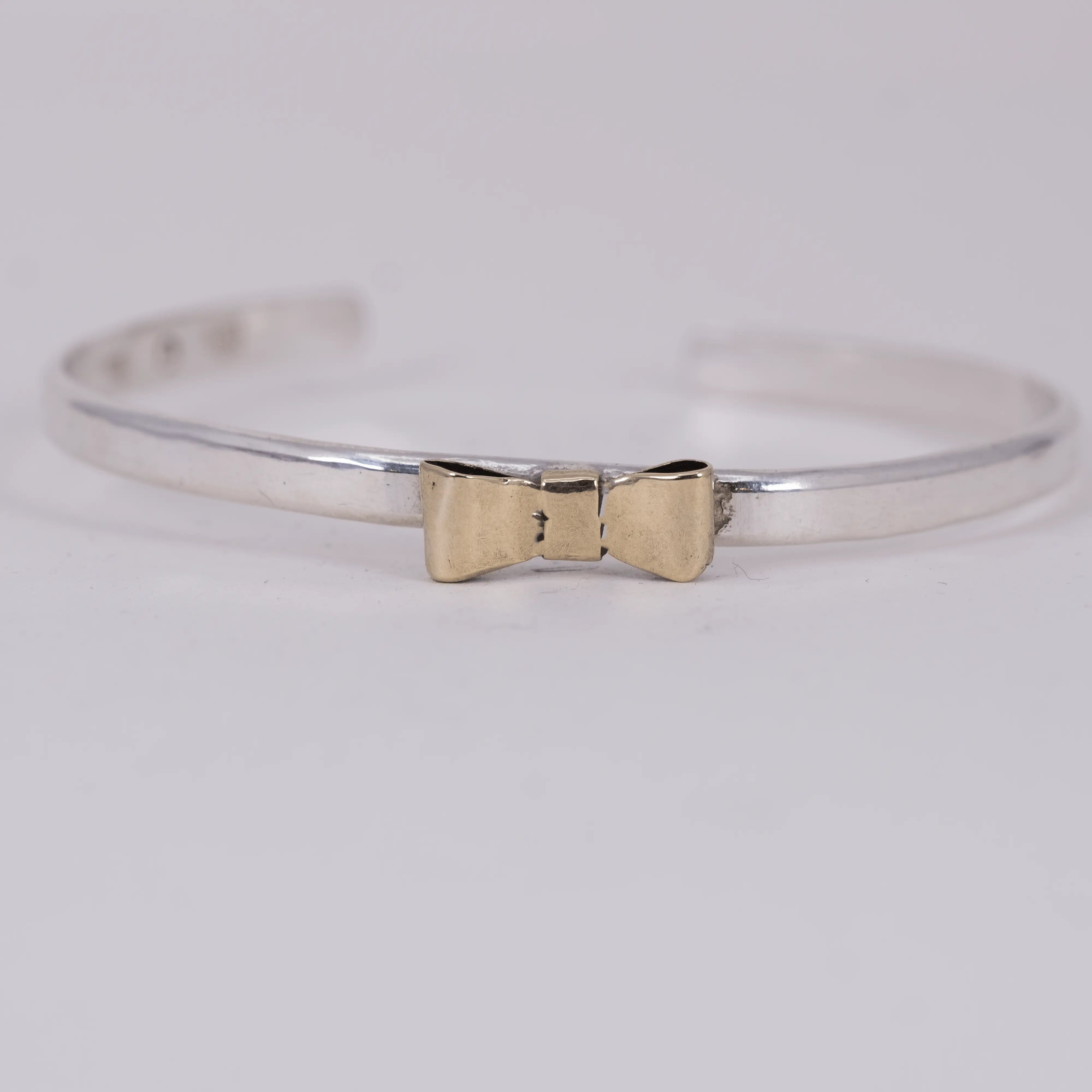 Simple bow armband - L8Hasselblad