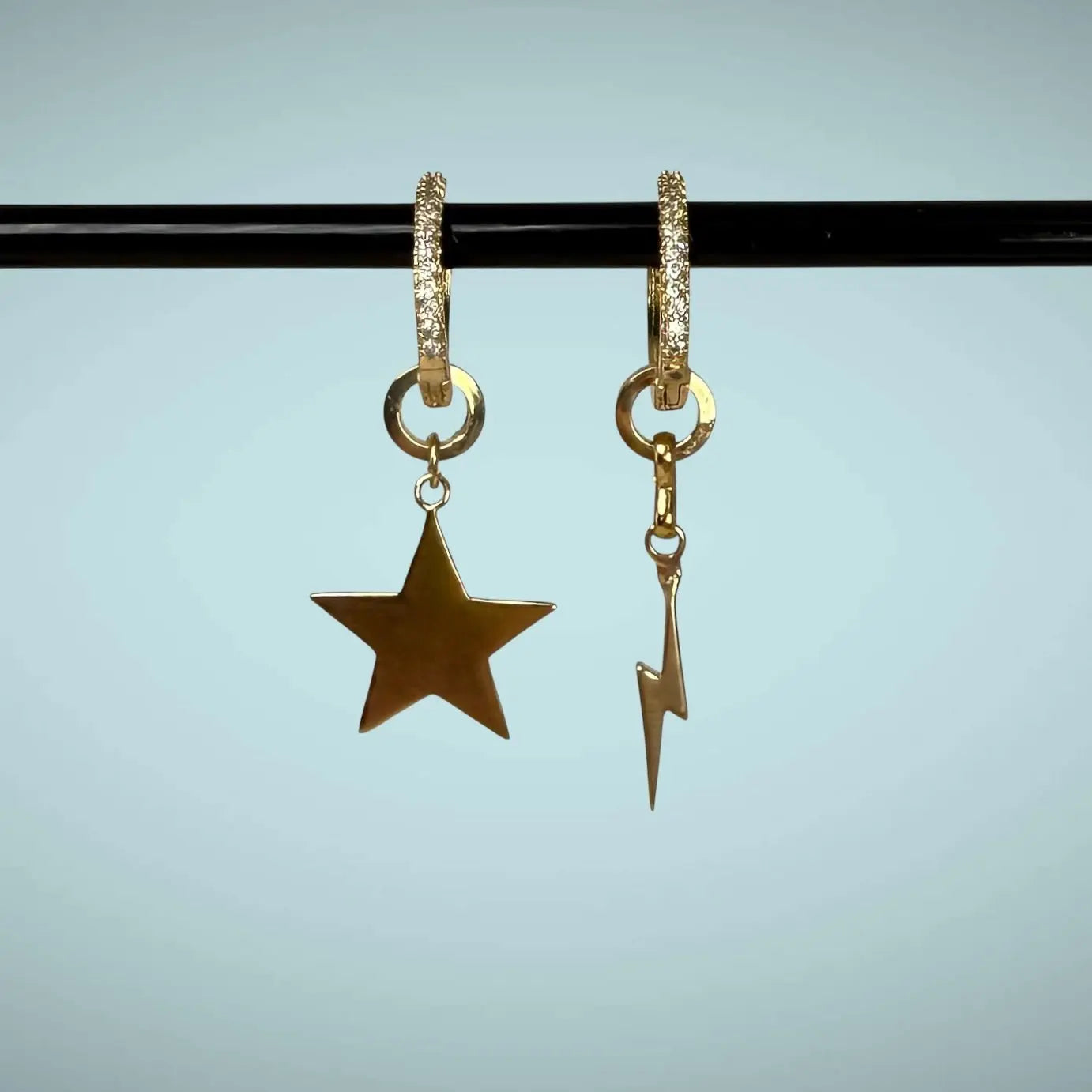 Sky - guldörhängen - L8Hasselblad