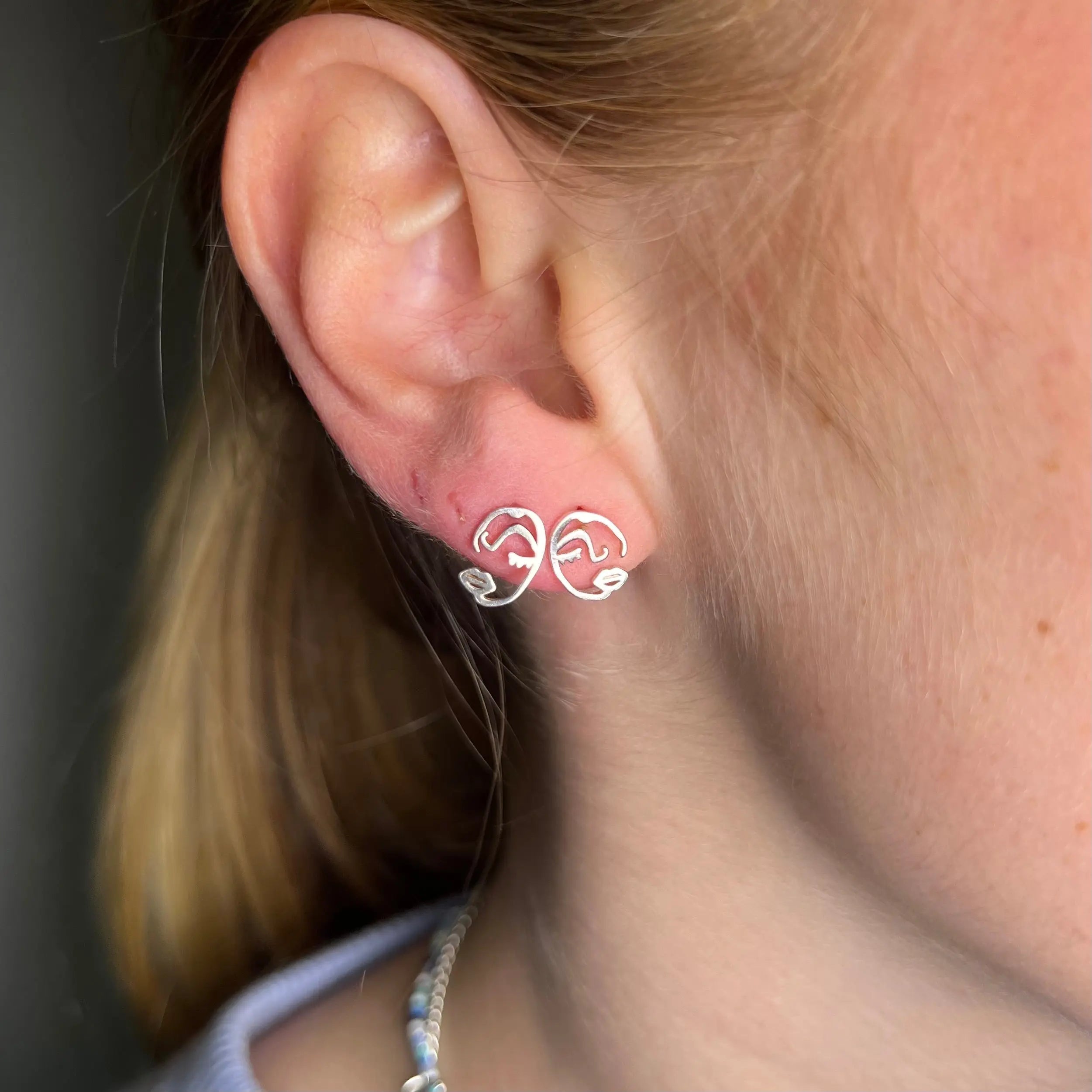 Stiftörhänge - Ansikte - L8Hasselblad