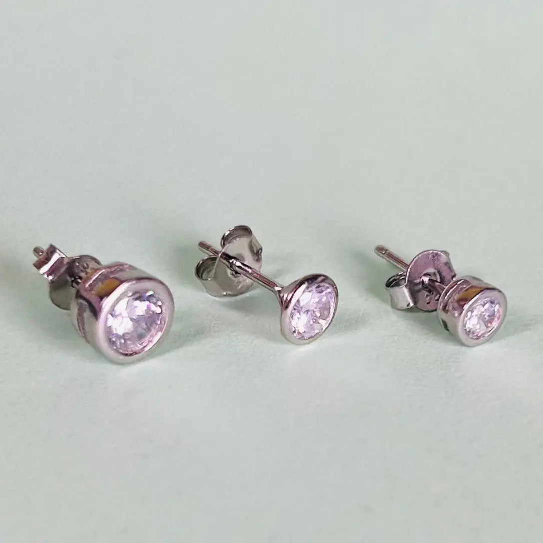 Stiftörhänge - Cirklar Zirkoner - L8Hasselblad