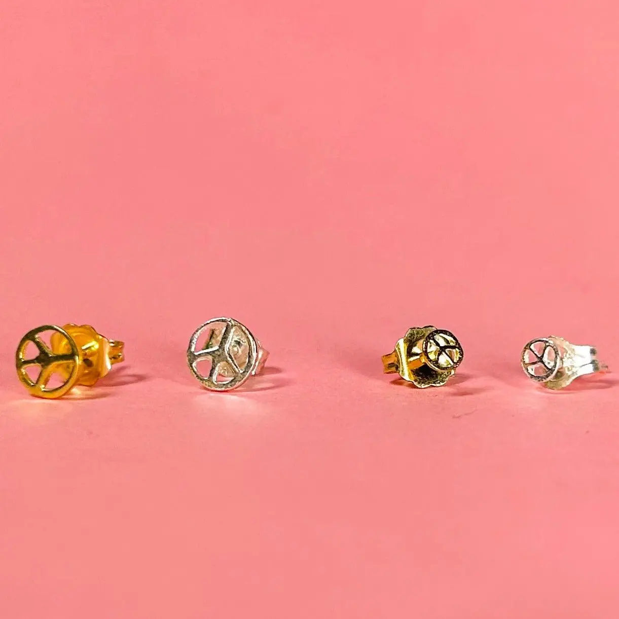 Stiftörhänge - Peace - L8Hasselblad