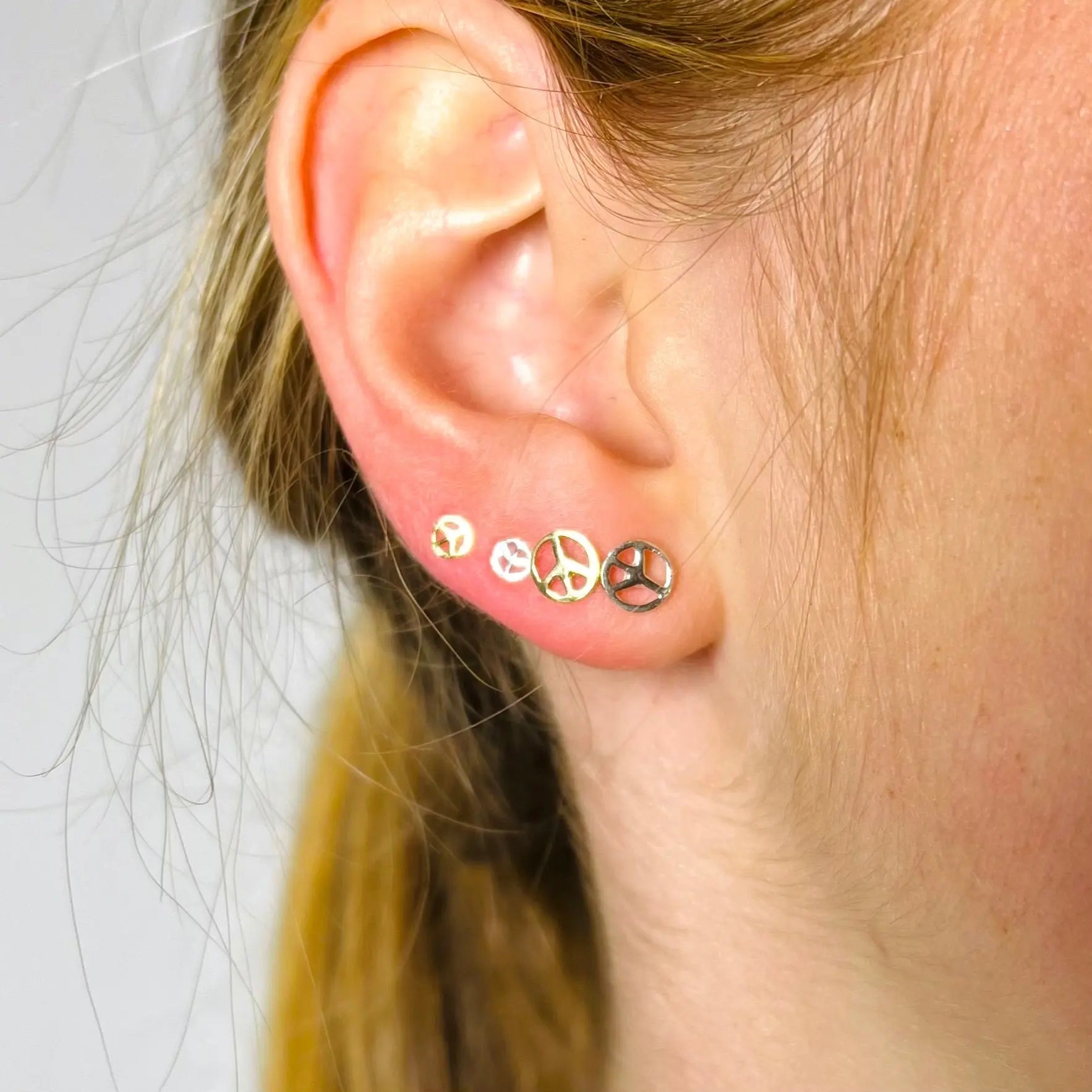 Stiftörhänge - Peace - L8Hasselblad