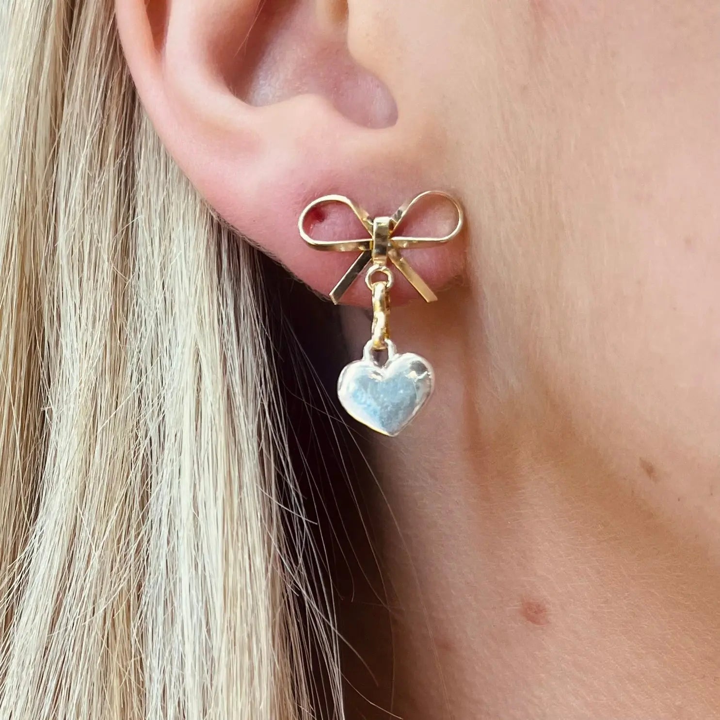 Stiftörhänge - Rosett med hänge - L8Hasselblad