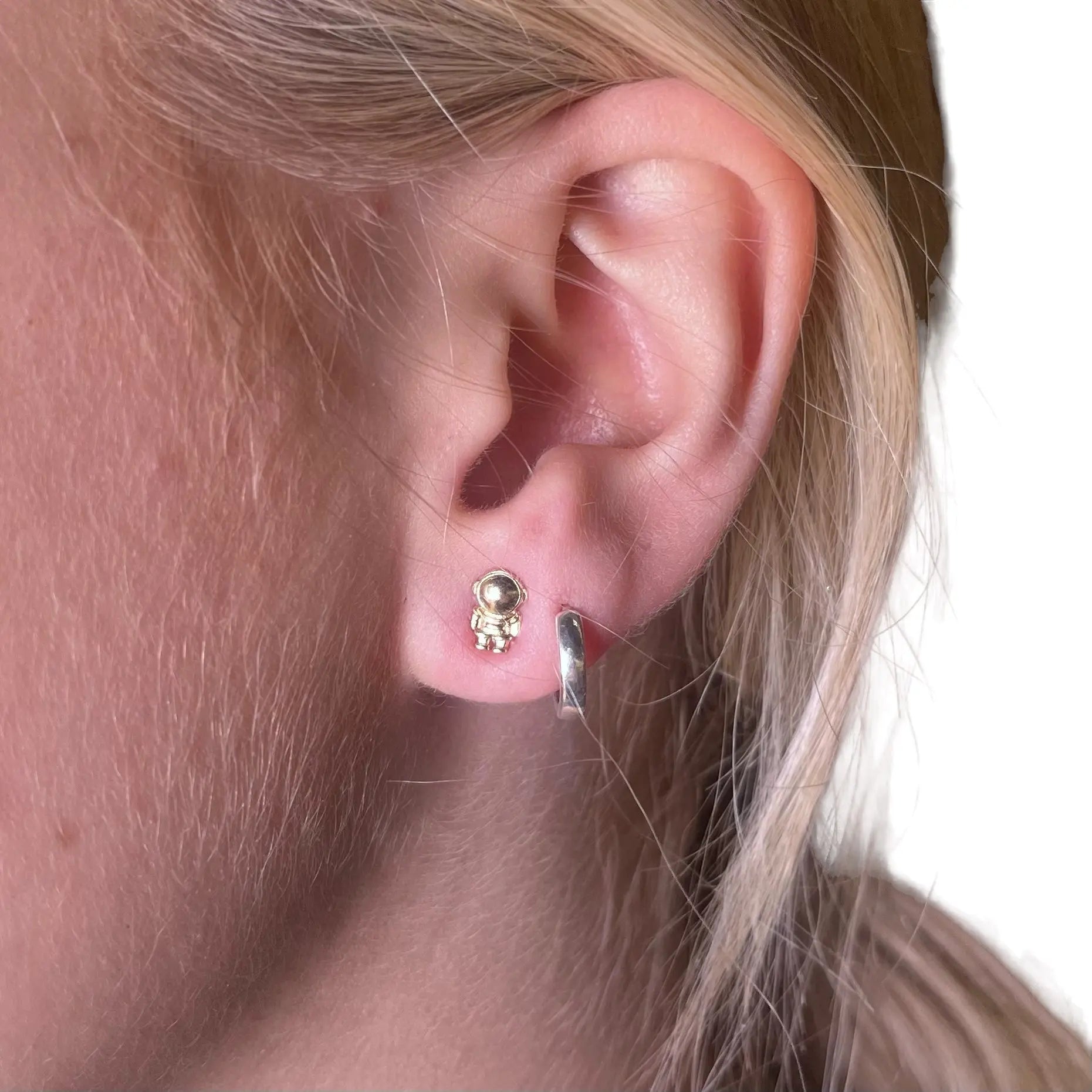 Stiftörhänge - Rymden - L8Hasselblad