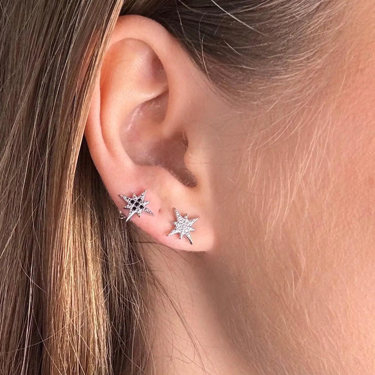 Stiftörhänge - Stjärnor Zirkoner - L8Hasselblad