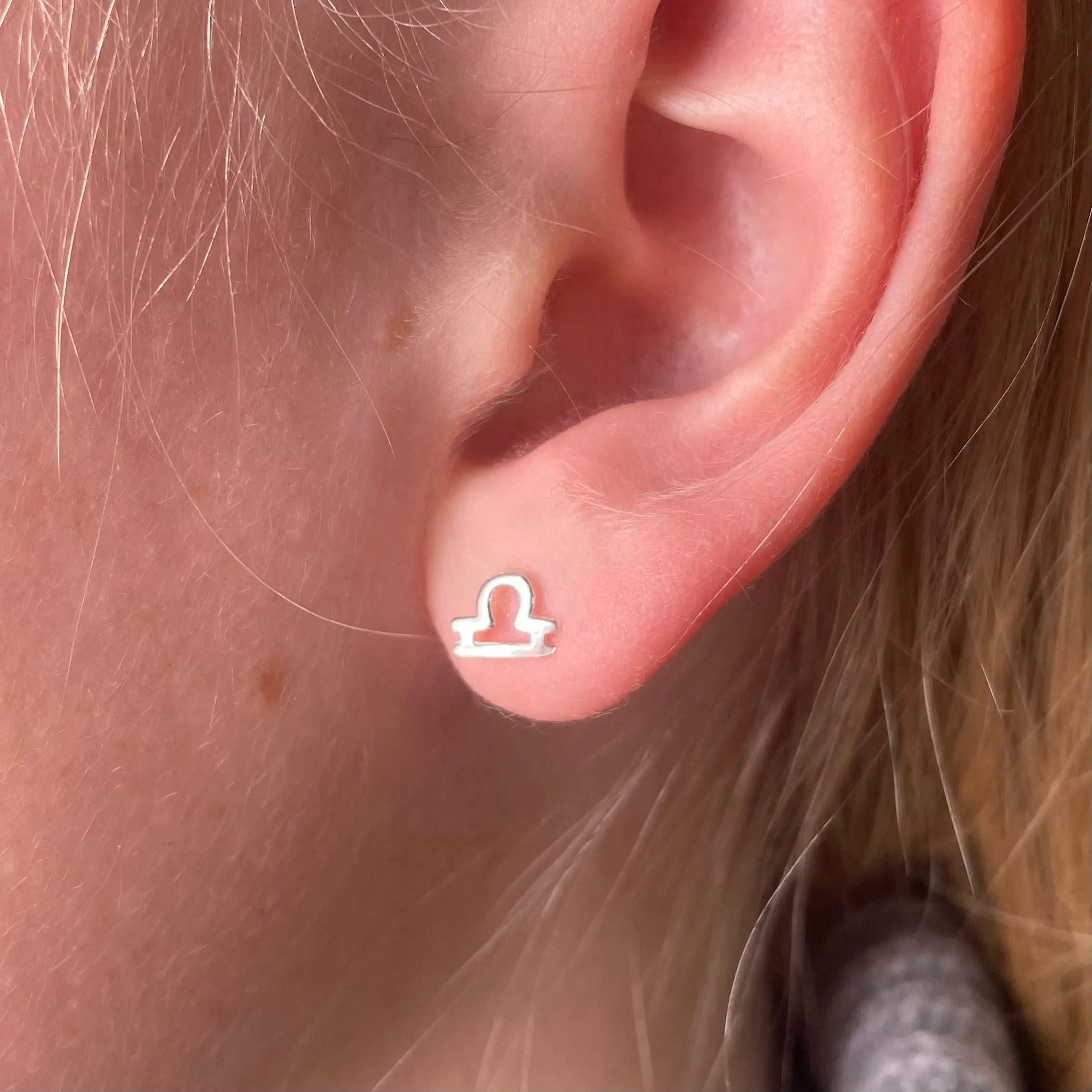 Stiftörhänge - Stjärntecken - L8Hasselblad