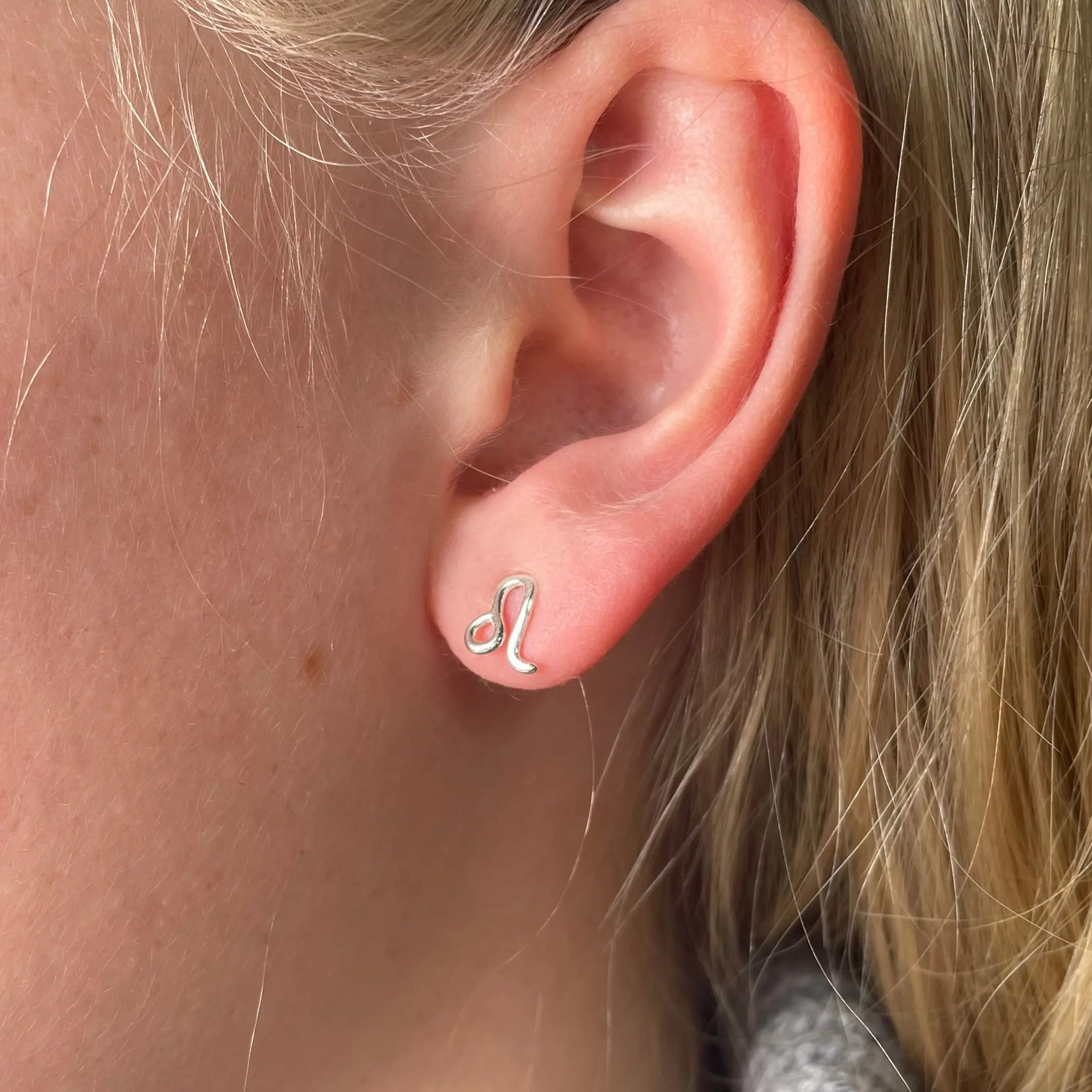 Stiftörhänge - Stjärntecken - L8Hasselblad