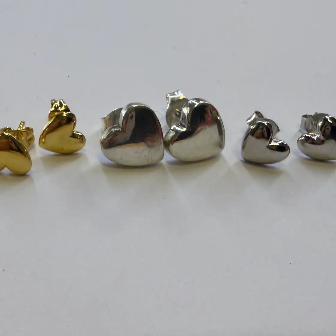 Stiftörhänge - Vilma – klassiskt hjärta L8Hasselblad