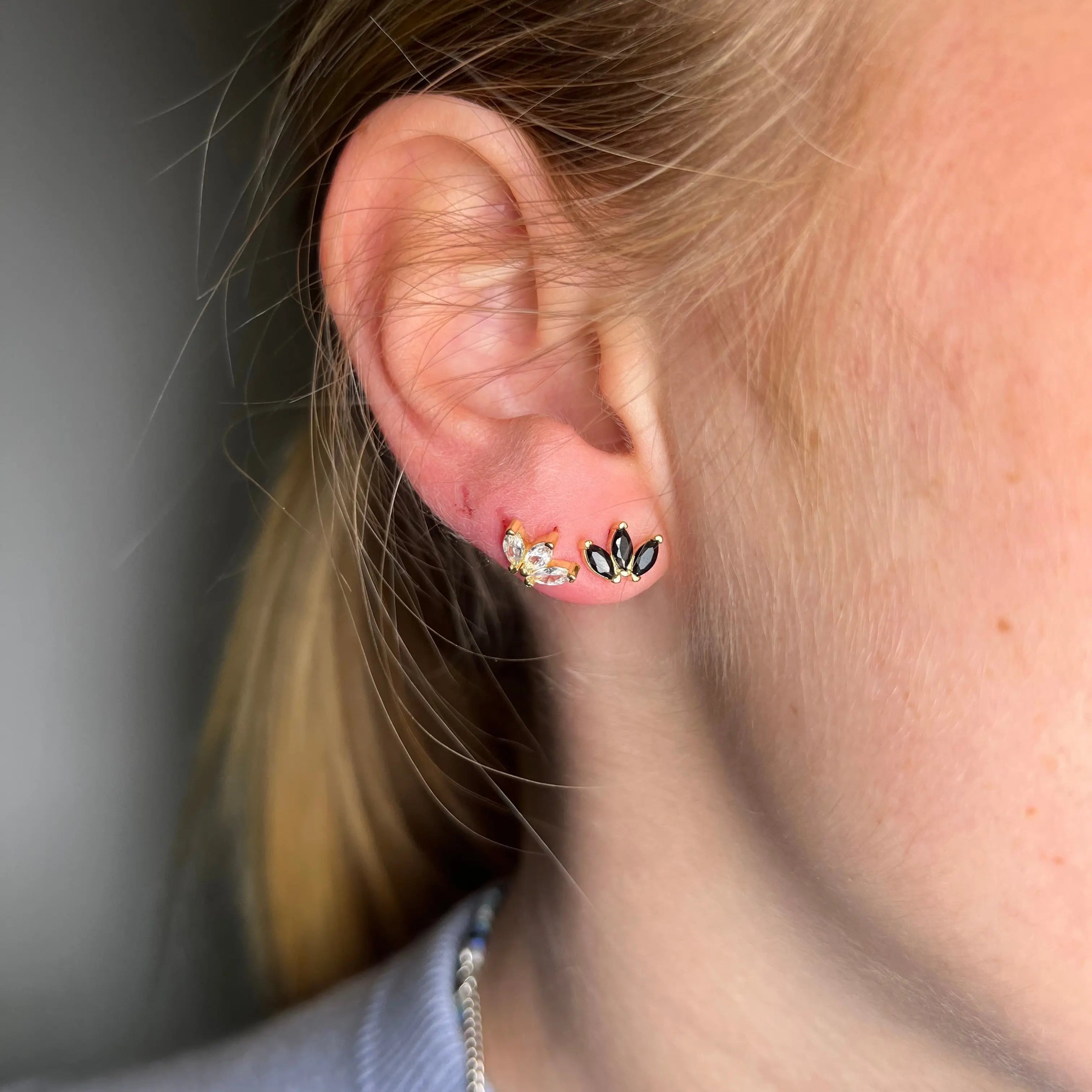 Stiftörhänge - Zirkoner Blomma - L8Hasselblad