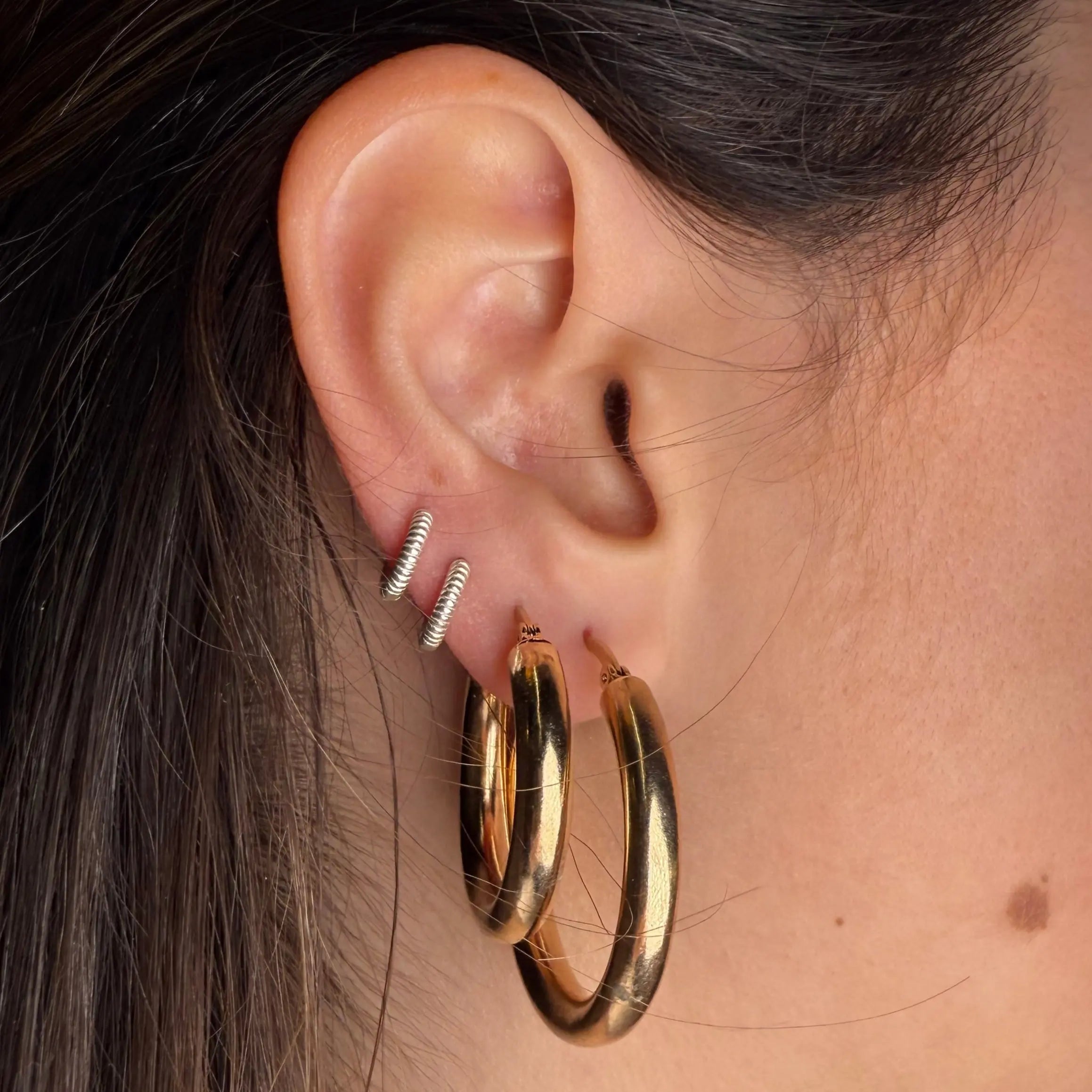 Stora guldiga hoops - L8Hasselblad