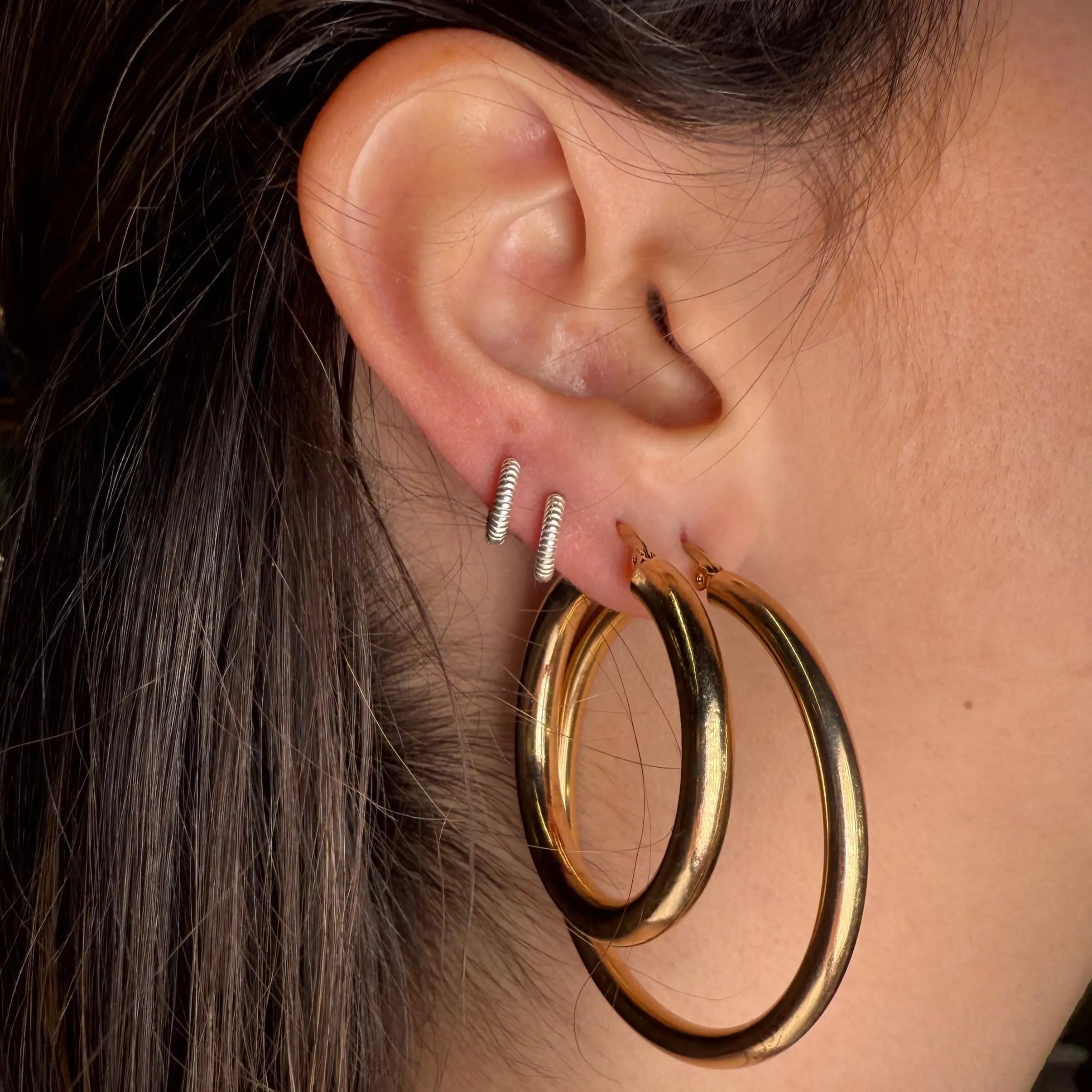 Stora guldiga hoops - L8Hasselblad