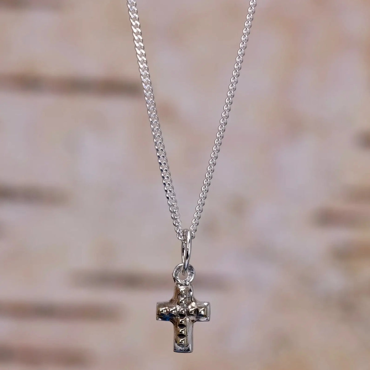 Studded Cross - Halsband L8Hasselblad