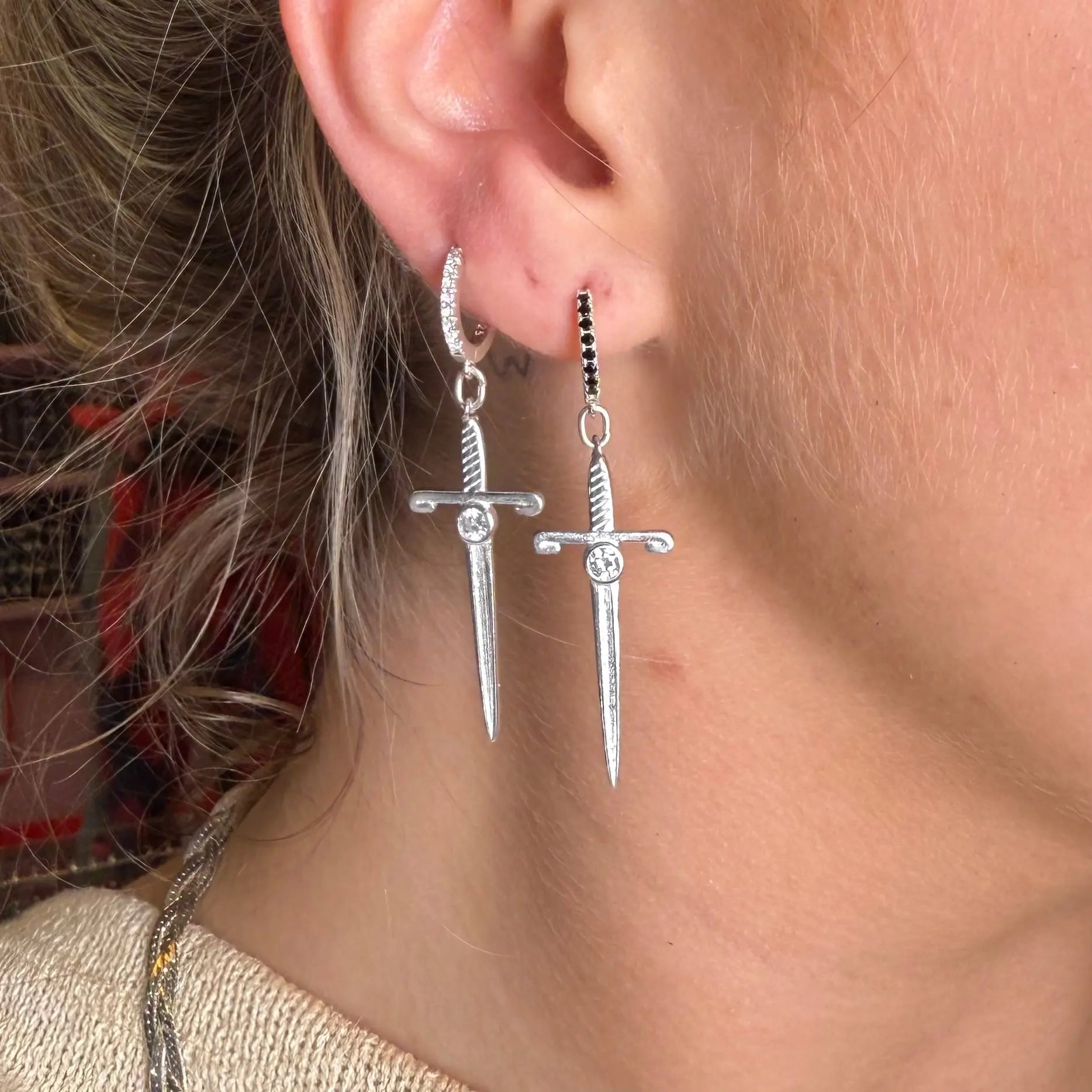 Svärdet - silverörhängen - L8Hasselblad