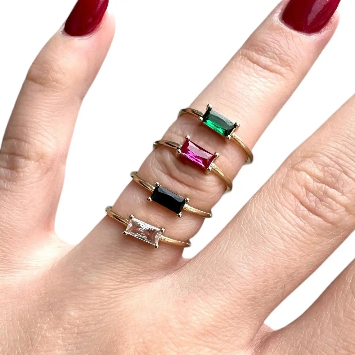 Tunn ring med baguettslipad zirkon - L8Hasselblad