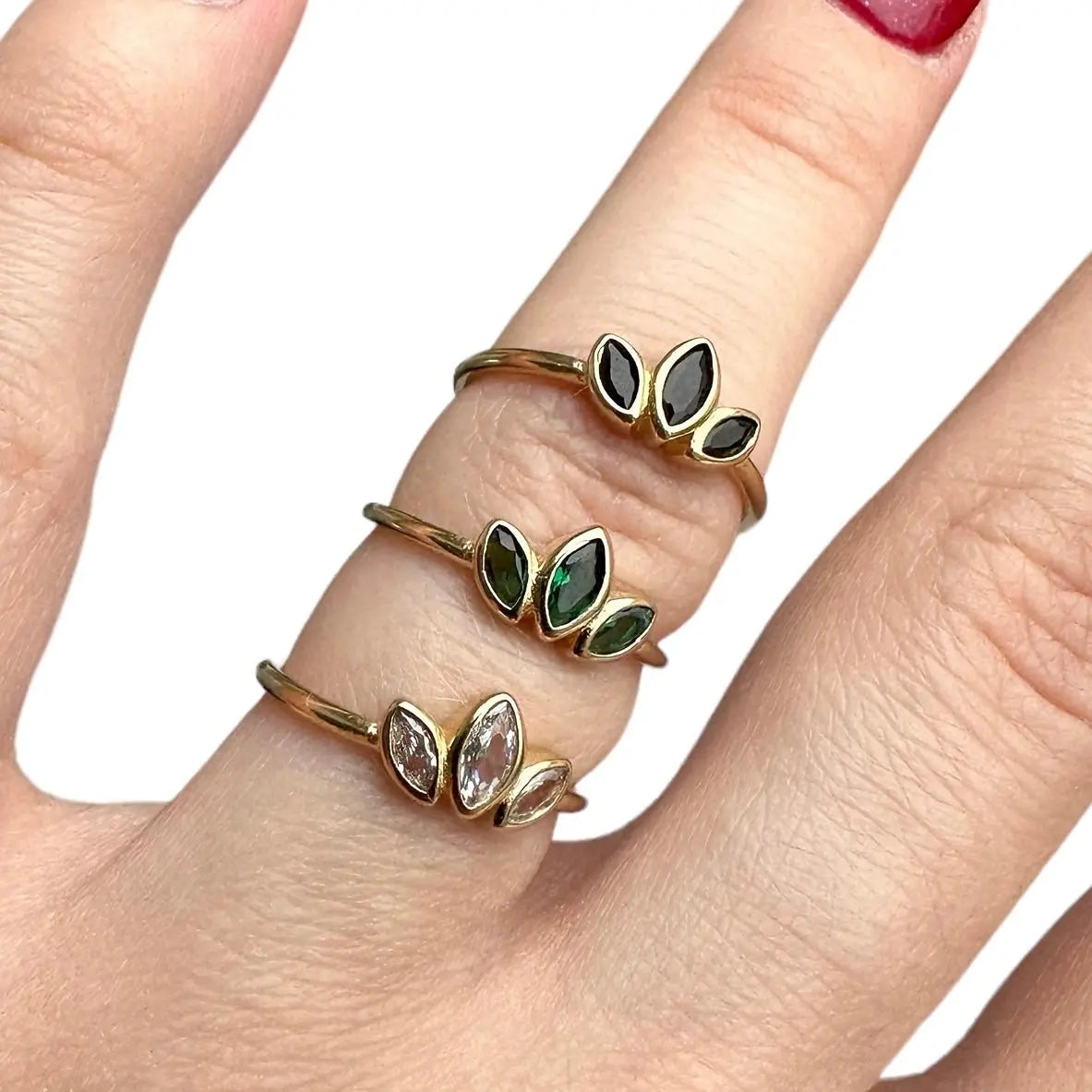 Tunn ring med blomma - L8Hasselblad