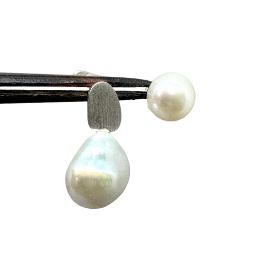 Stud earring with pearl