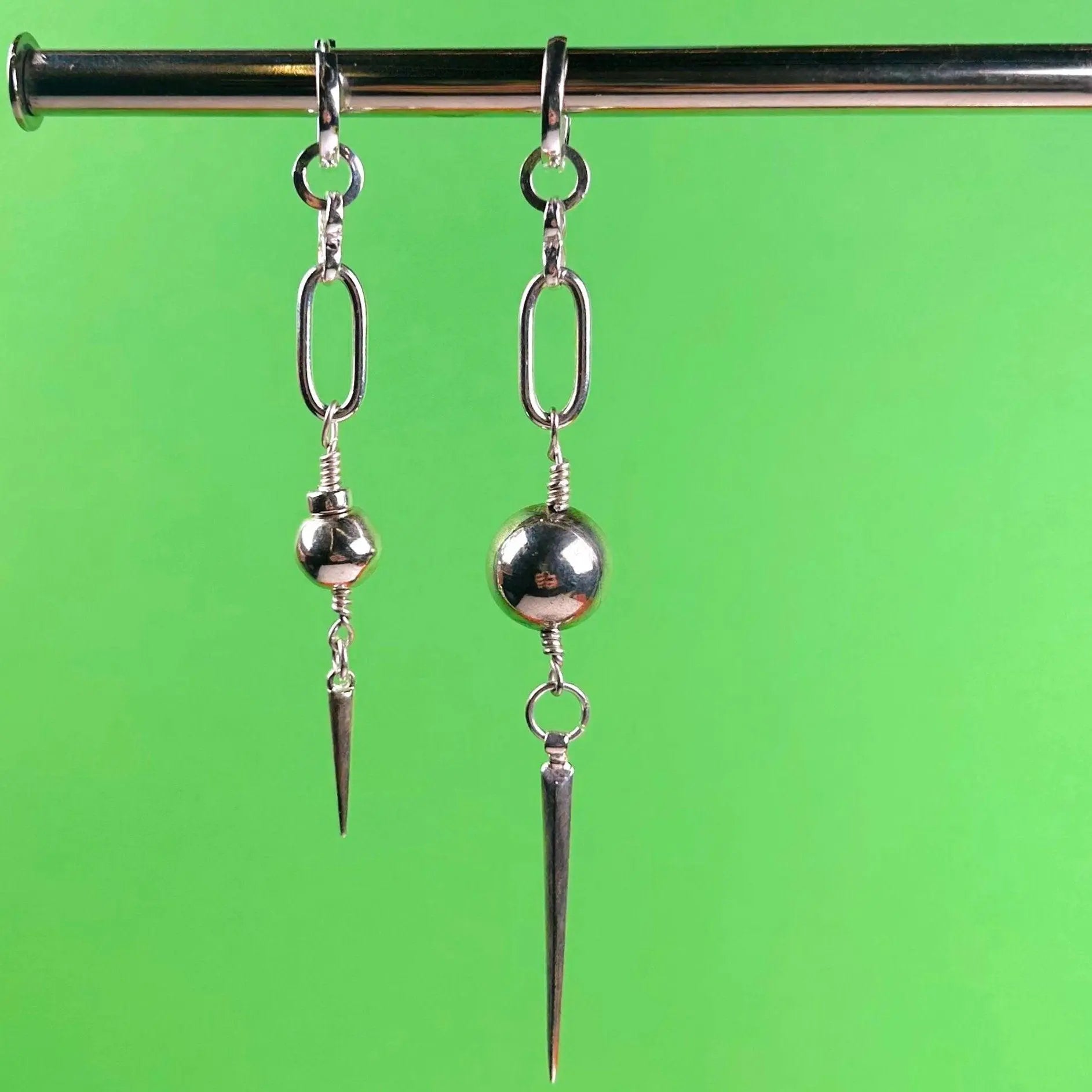 2.0 Helsilvrigt hängande örhänge - L8Hasselblad