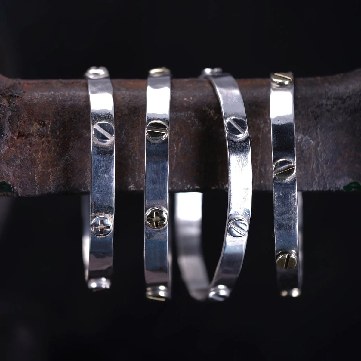 2.0 Skruven - Armband L8Hasselblad
