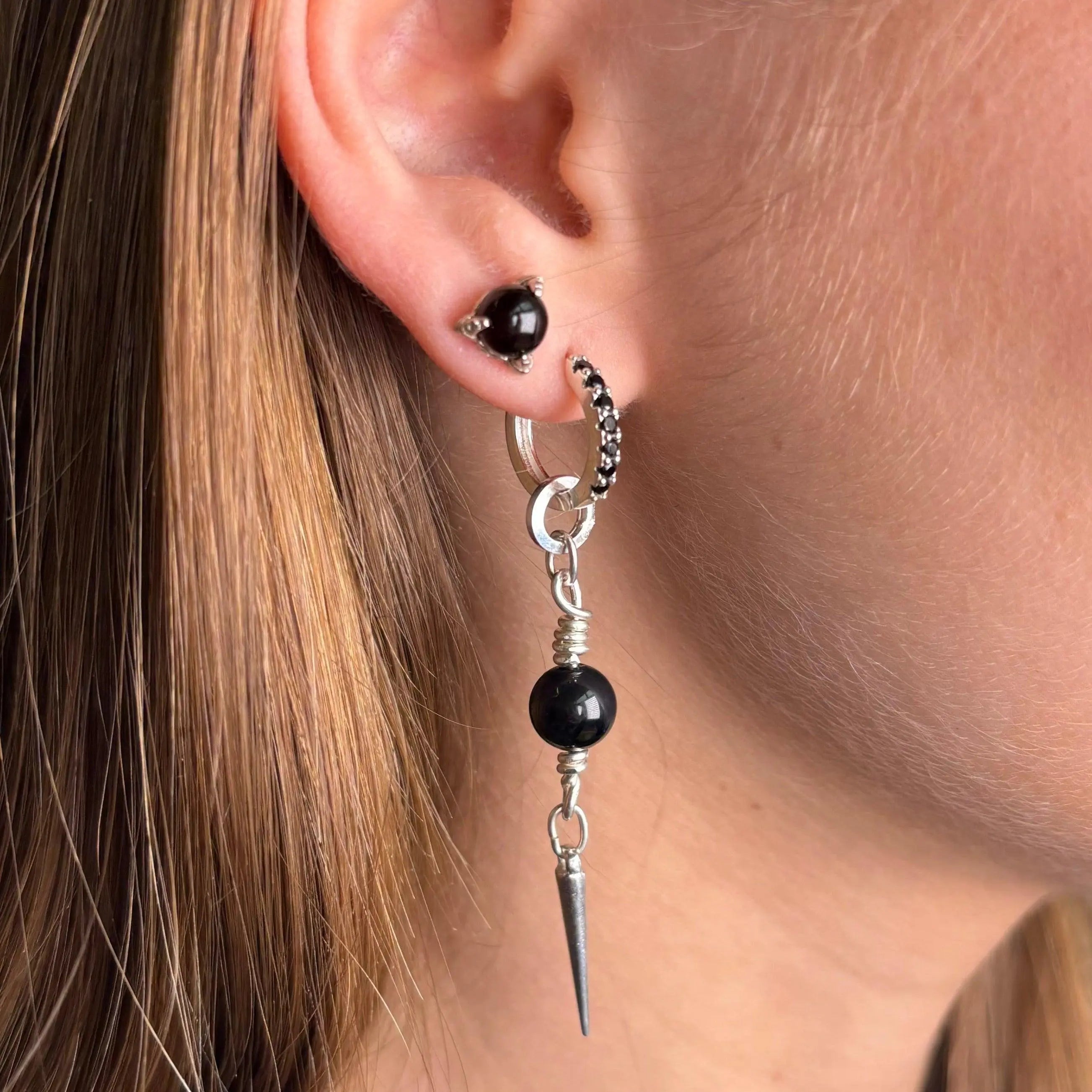 2.0 långa svarta pärlörhängen - L8Hasselblad