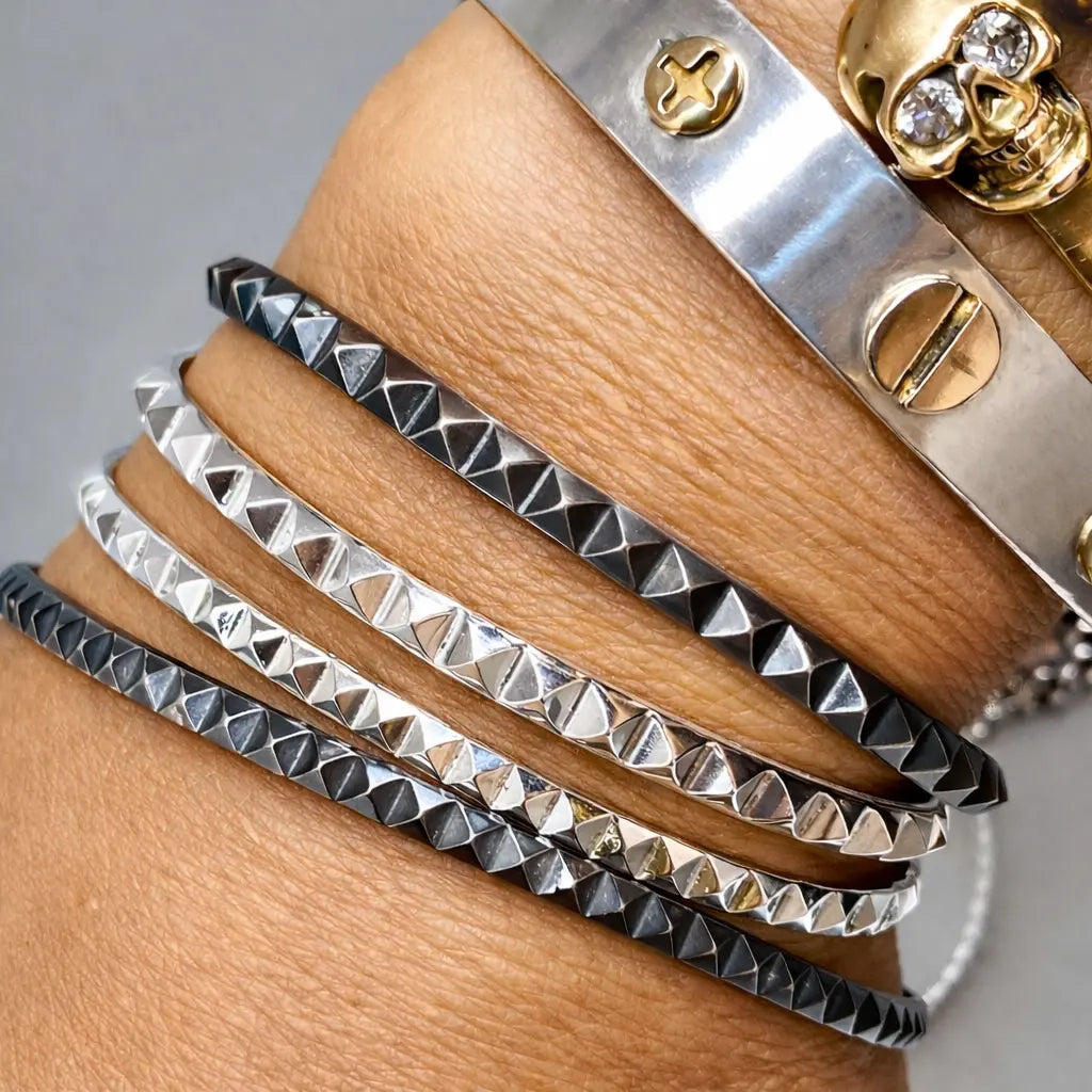 Pris? Stud stack armband L8Hasselblad