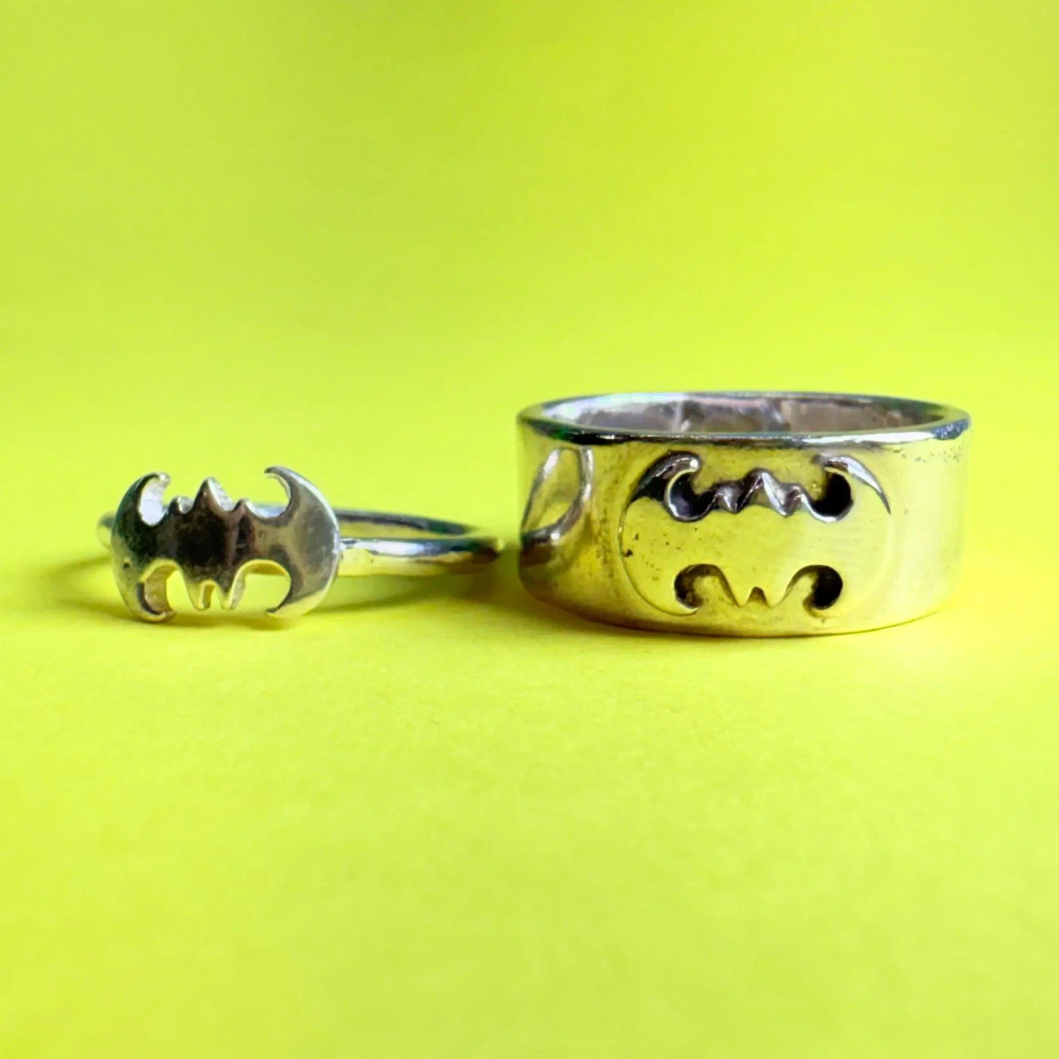 2mm Batgirl & Batman ring - L8Hasselblad