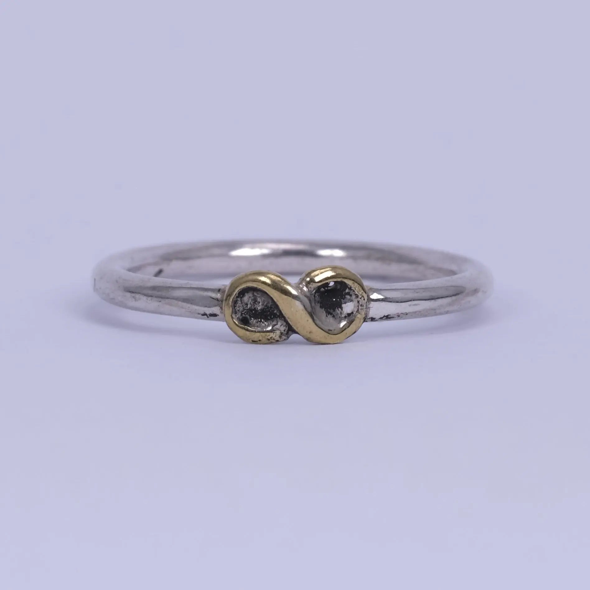 2mm Evighetsåtta ring L8Hasselblad