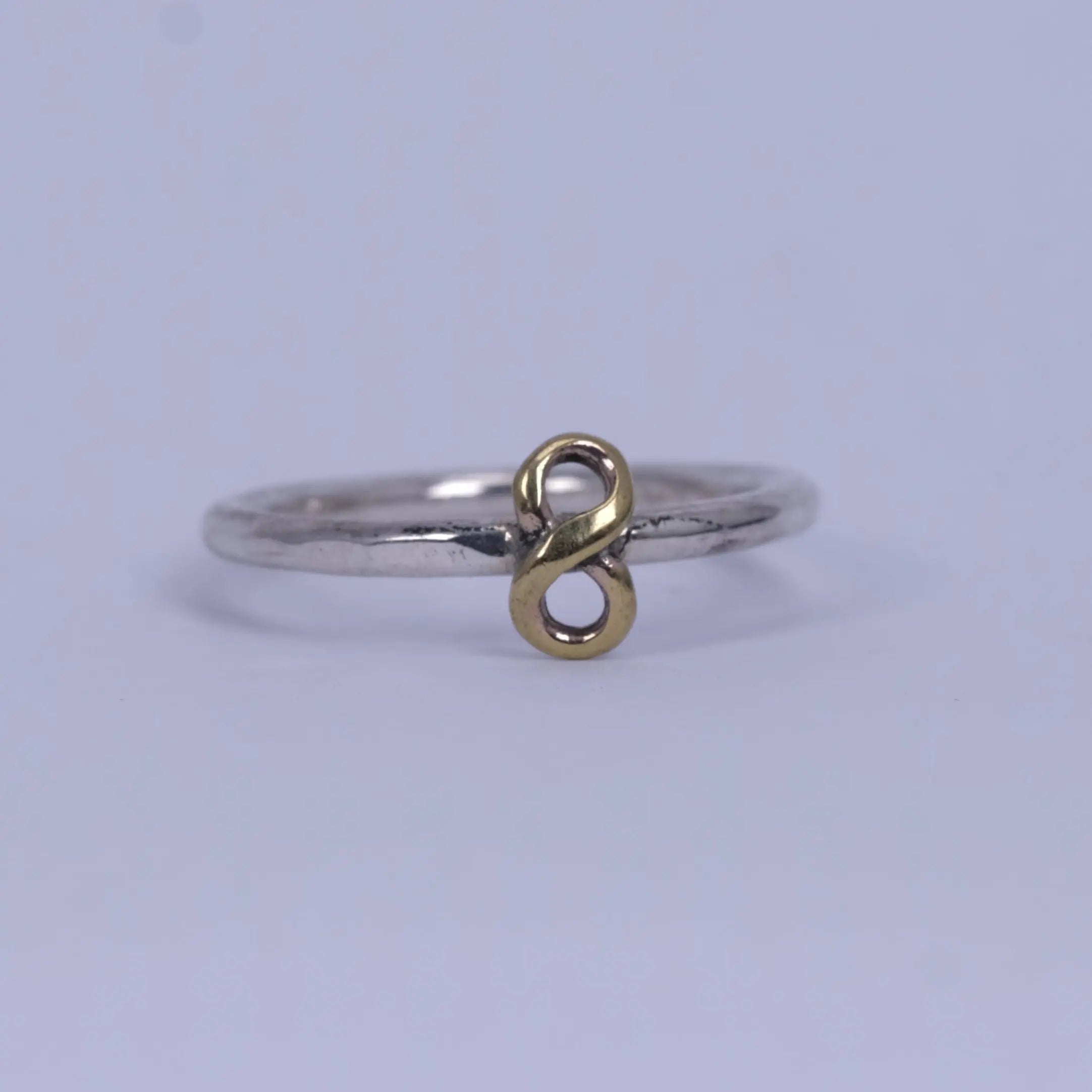2mm Evighetsåtta ring L8Hasselblad