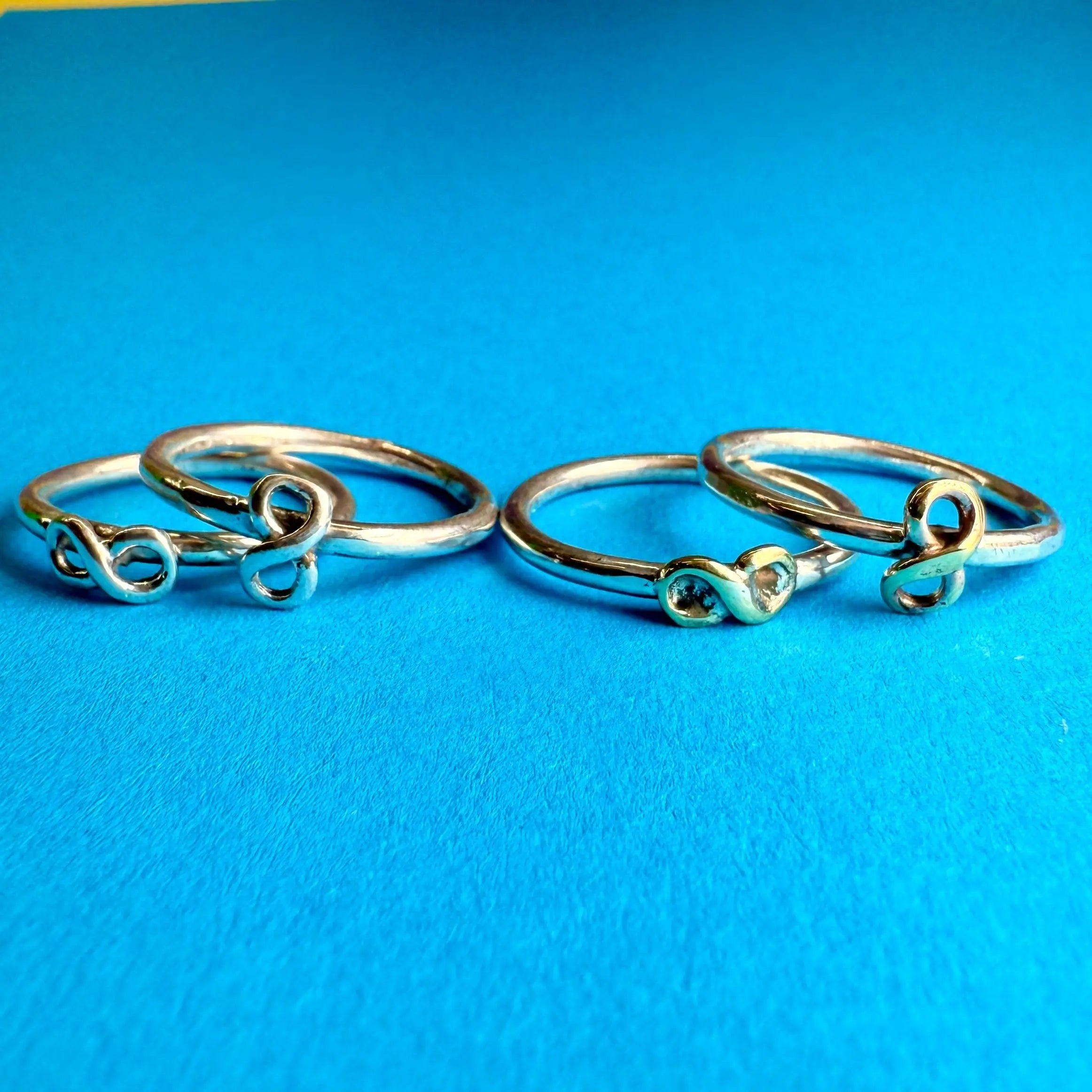 2mm Evighetsåtta ring - L8Hasselblad